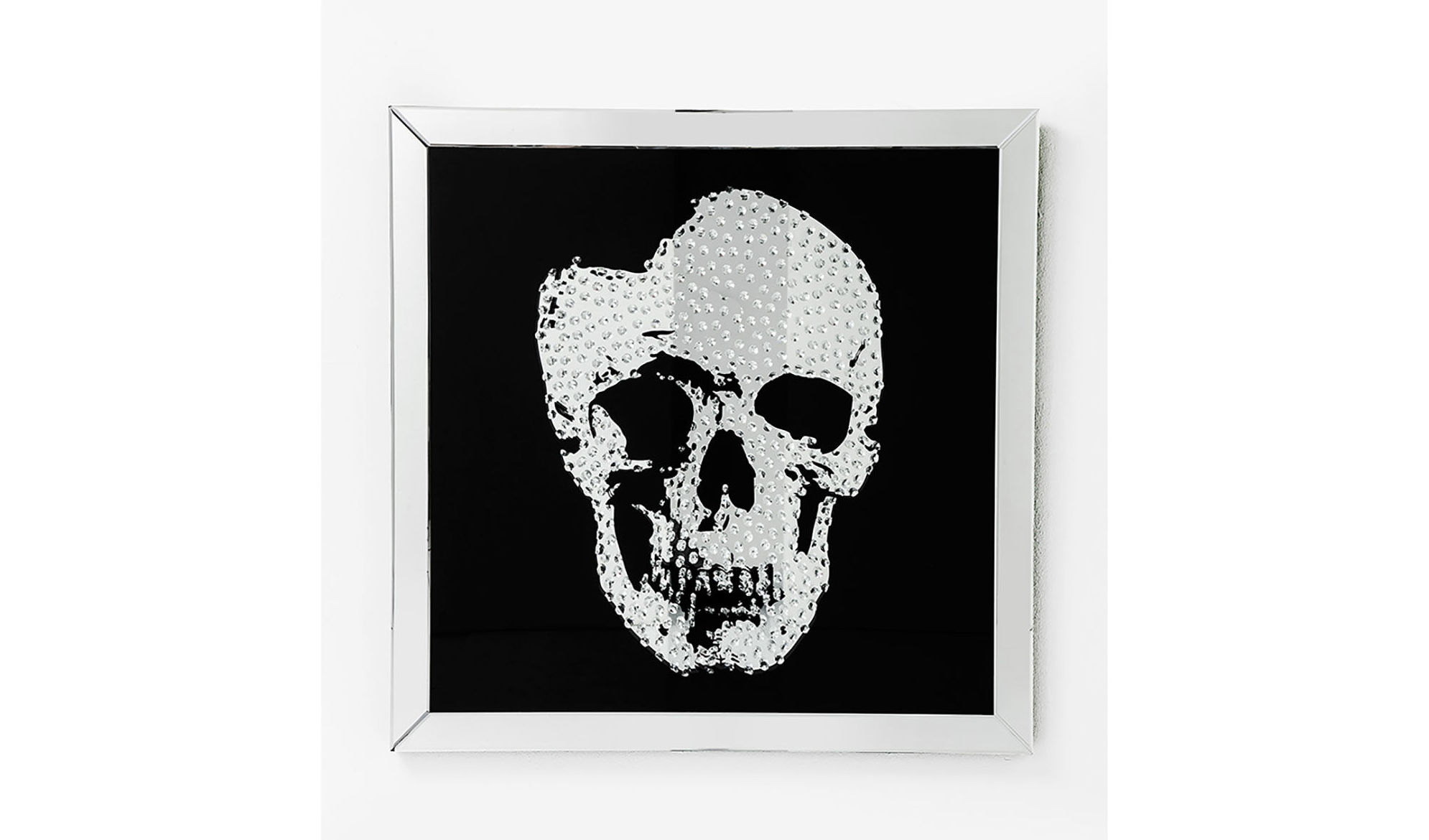 Espejo Calavera cristal de roca y fondo negro Espejo Calavera cristal de roca y fondo negro