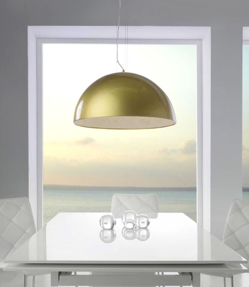 Modelo LH exterior oro mate, interior blanco Modelo LH exterior oro mate, interior blanco