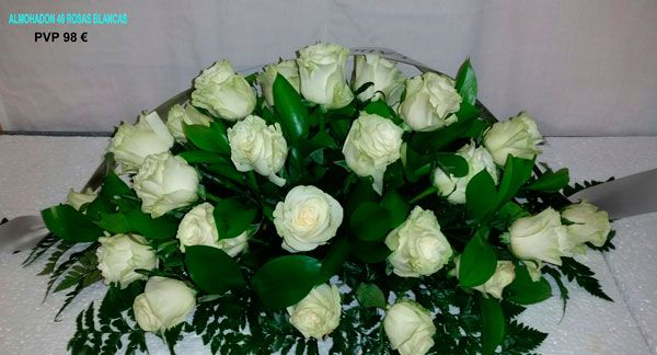 Almohadón 40 rosas blancas 98,00 € Almohadón 40 rosas blancas 98,00 €