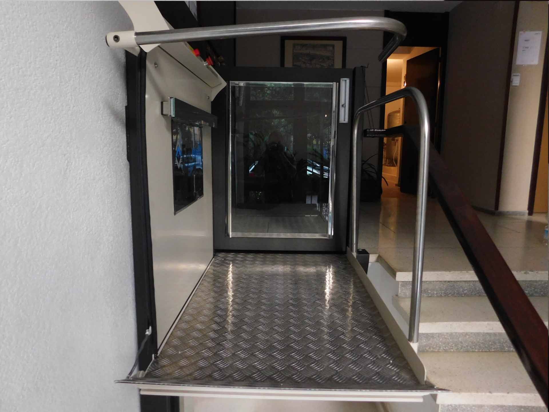 Salvaescaleras vertical: Productos de Ferman Elevación Salvaescaleras vertical: Productos de Ferman Elevación