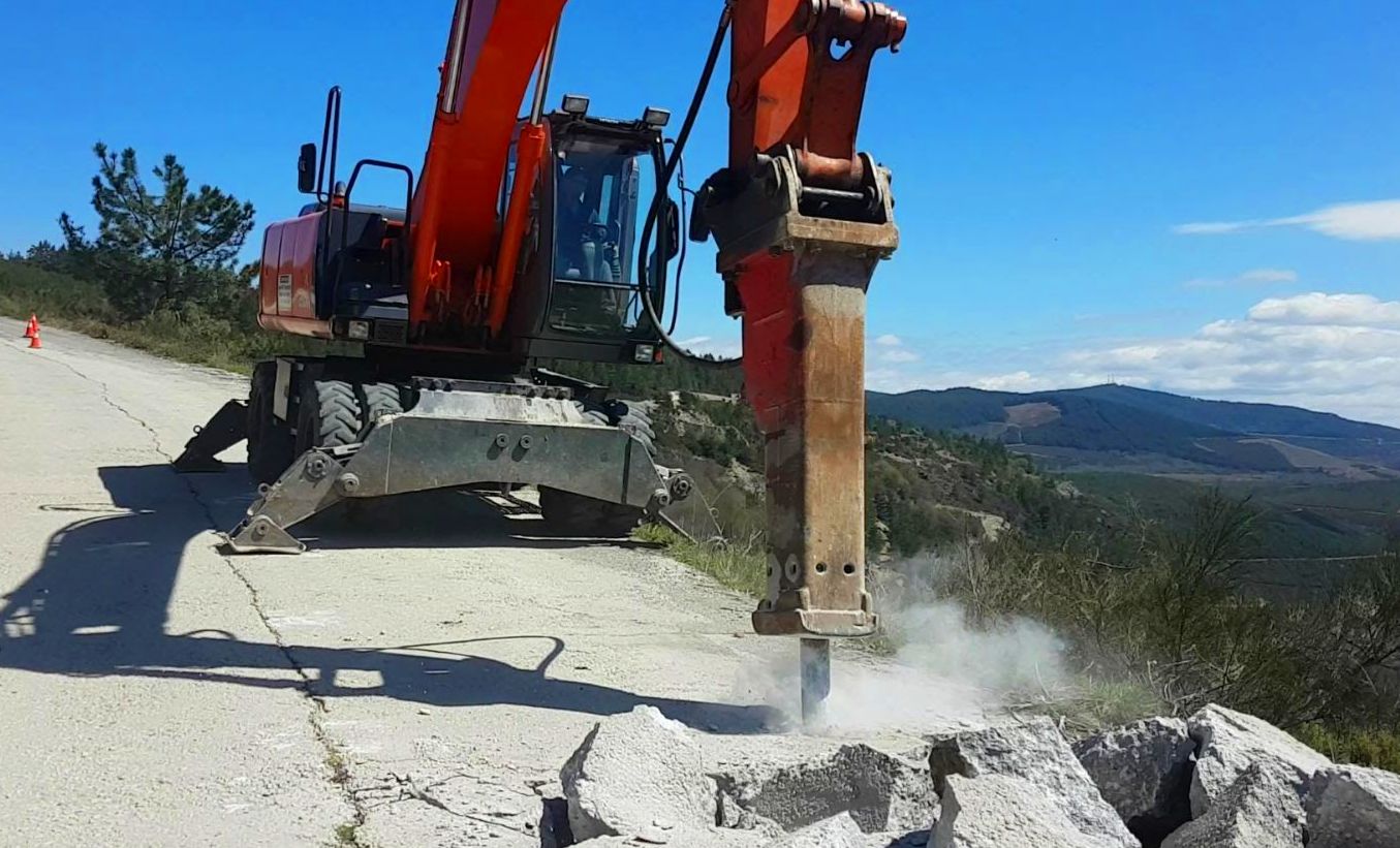 Derribos y demoliciones: Servicios de Excavaciones José Mª González Derribos y demoliciones: Servicios de Excavaciones José Mª González