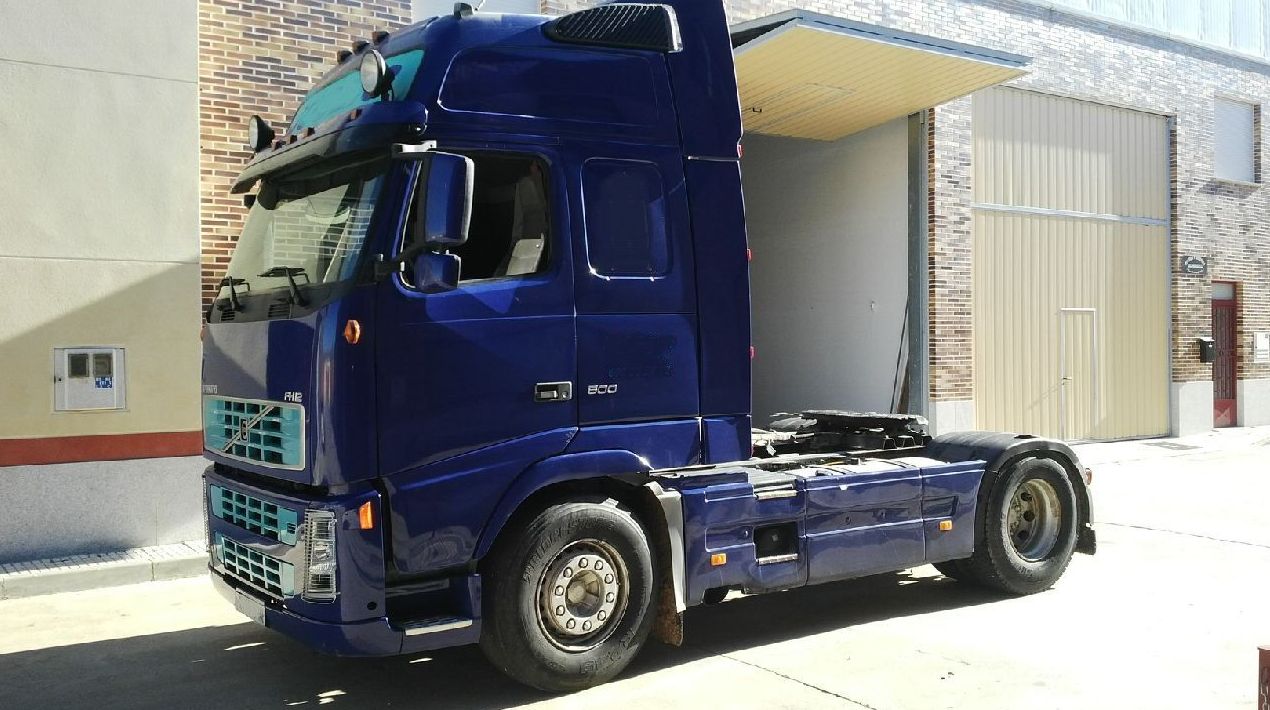 VOLVO FH500 GLOBETROTTER XL AUTOMATICO VEB EQU. HIDRAULICO SPOILERS NEVERA: Camiones de Autotruck Salamanca VOLVO FH500 GLOBETROTTER XL AUTOMATICO VEB EQU. HIDRAULICO SPOILERS NEVERA: Camiones de Autotruck Salamanca