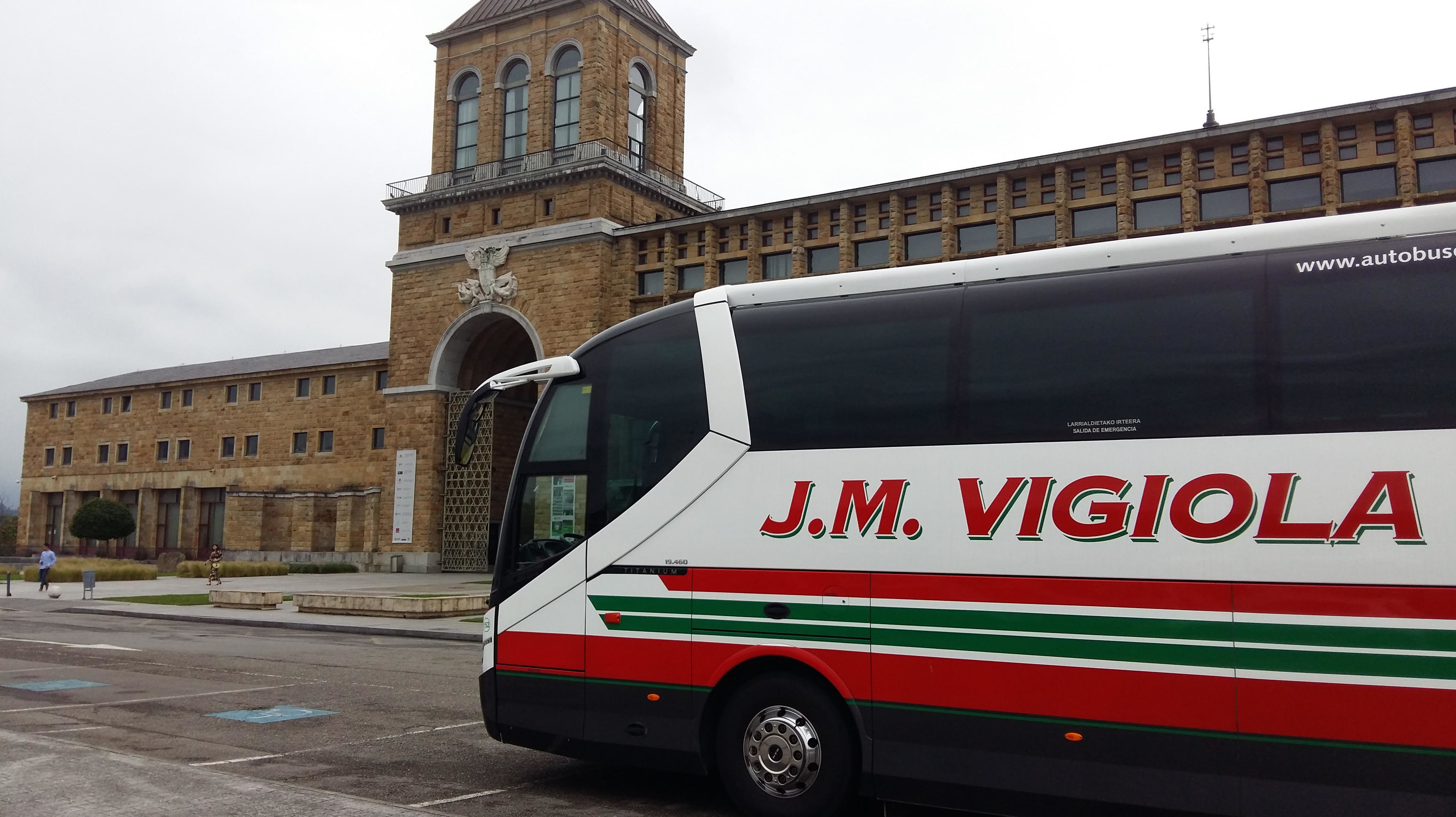 Foto 9 de Autobuses en Abanto Zierbena | J. M. Vigiola
