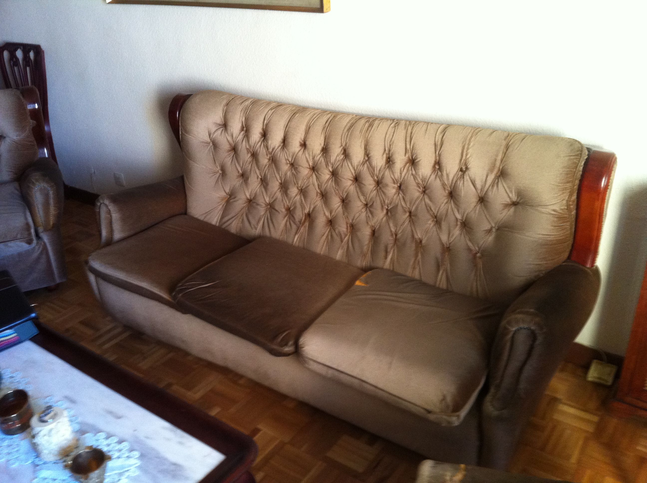 sofa antes de restaurar sofa antes de restaurar