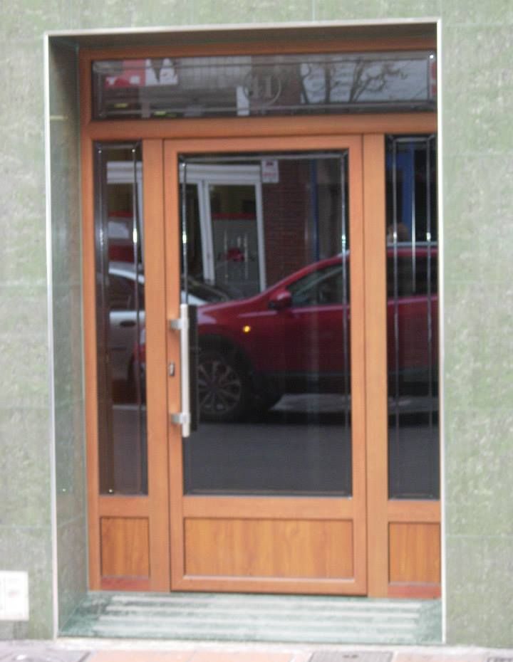 Puerta de portal madera embero