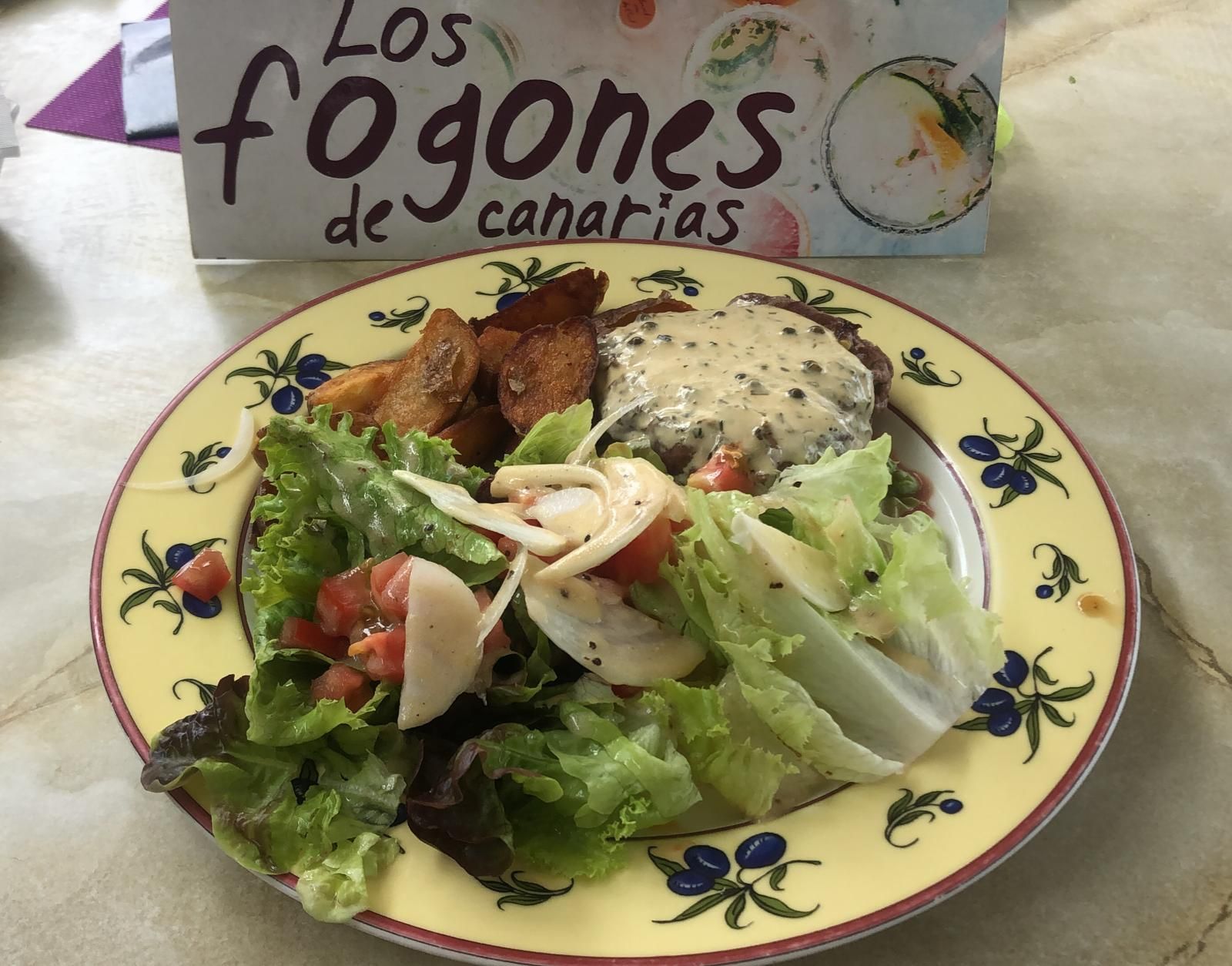 Ensaladas: Carta de Los Fogones de Canarias Ensaladas: Carta de Los Fogones de Canarias