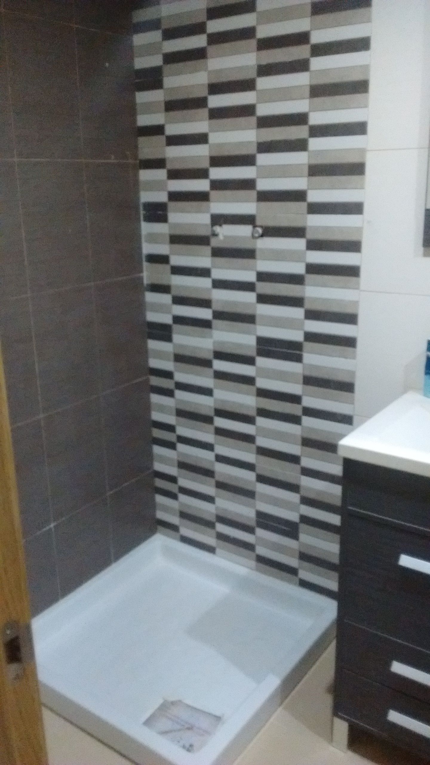 Cambio de bañera por plato de ducha: Servicios de Reformas Ponce Cambio de bañera por plato de ducha: Servicios de Reformas Ponce