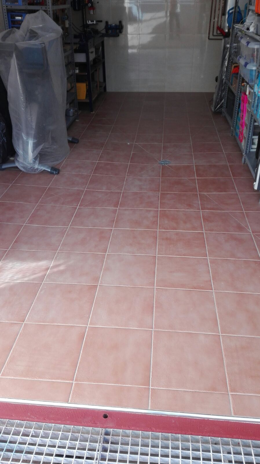 Colocación de azulejos y pavimentos: Servicios de Reformas Ponce Colocación de azulejos y pavimentos: Servicios de Reformas Ponce