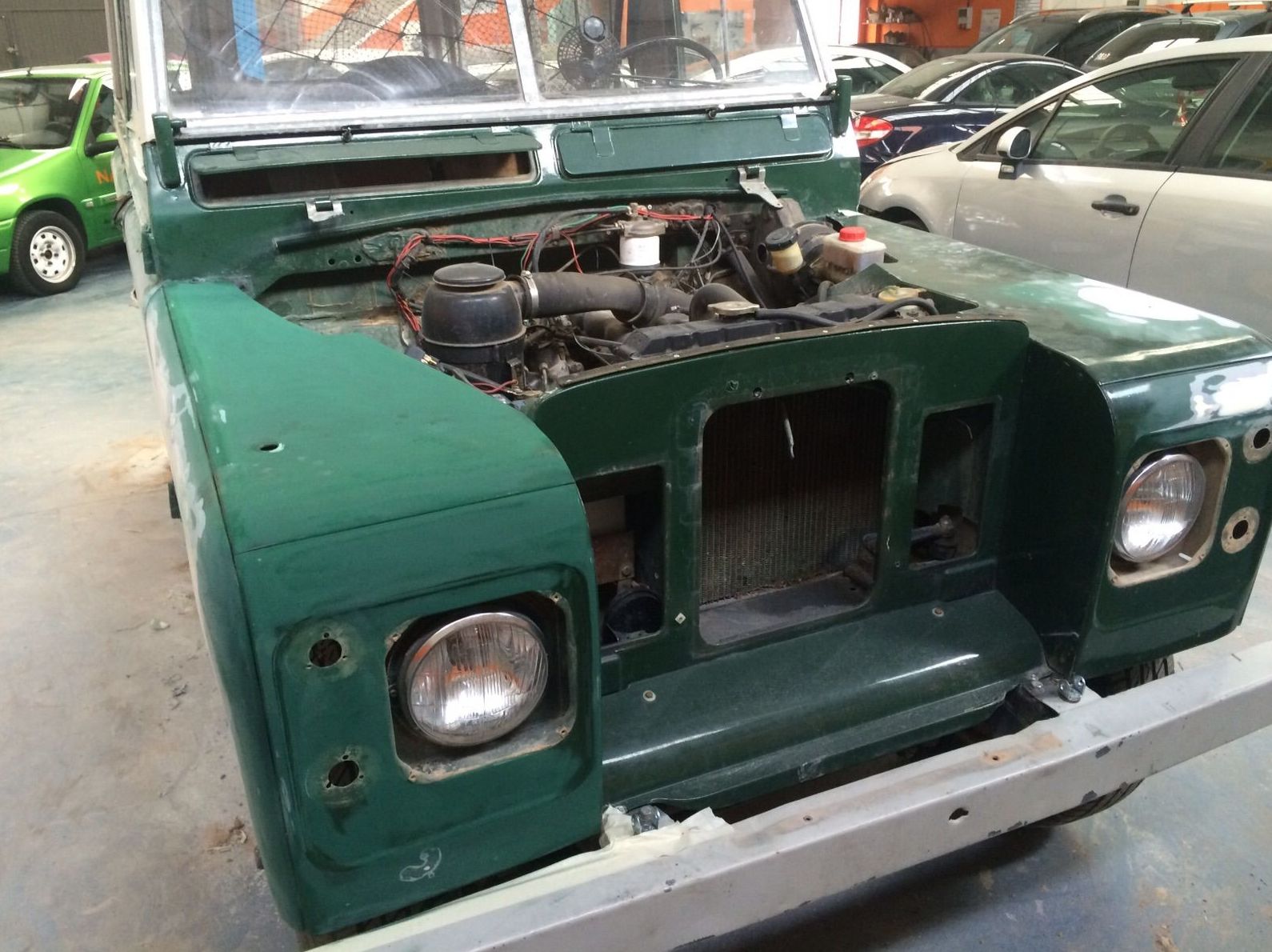 Comienzo del proceso de restauración de este Land Rover Santana ´77