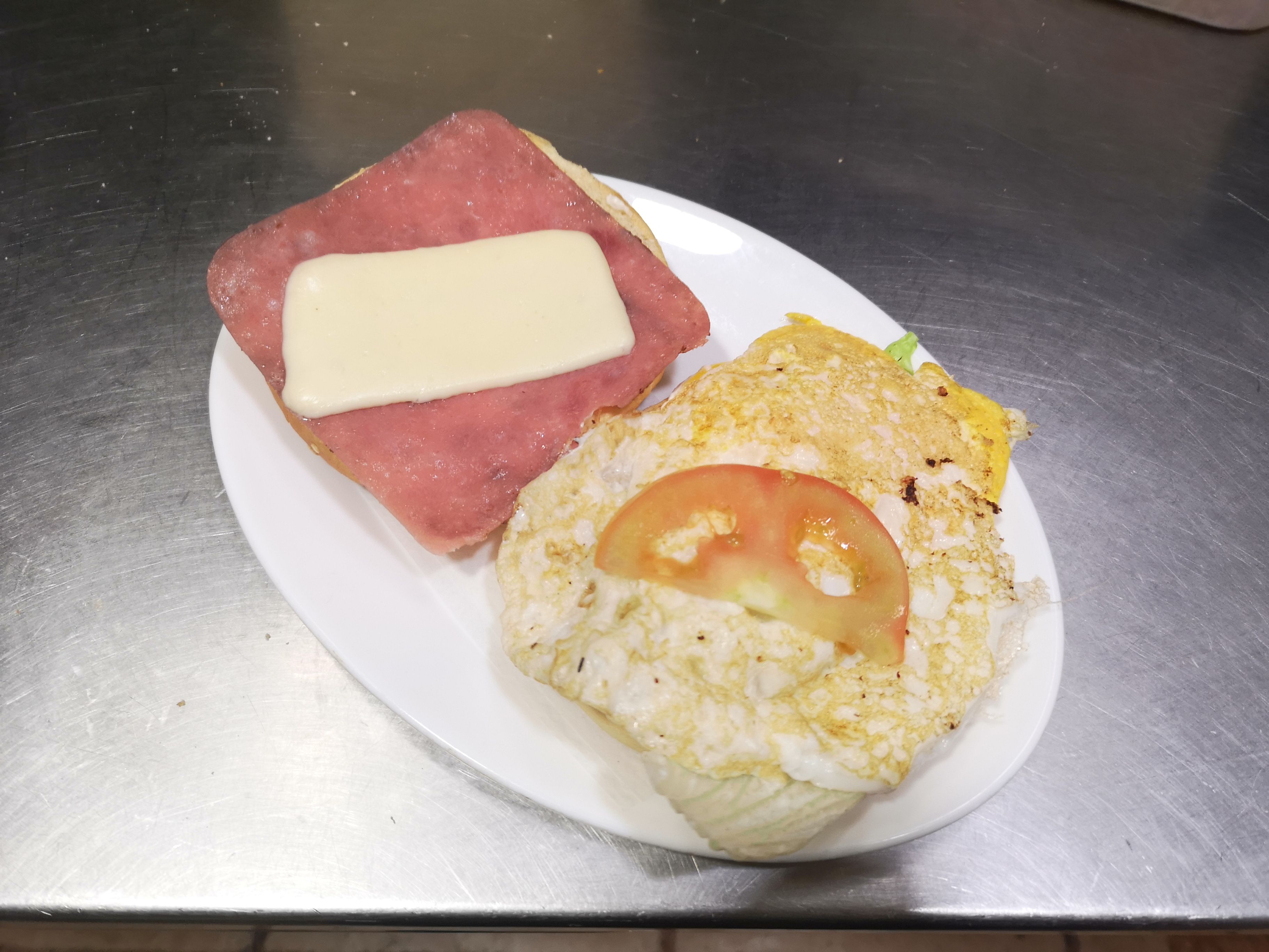 Perritos y hamburguesas: ¿Qué ofrecemos? de El Nido del Búho Perritos y hamburguesas: ¿Qué ofrecemos? de El Nido del Búho