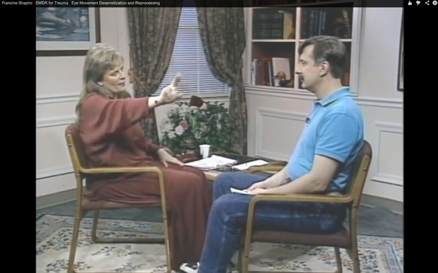 Francine Shapiro en una sesión de EMDR Francine Shapiro en una sesión de EMDR