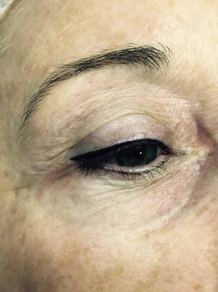 micropigmentación de la línea del ojo micropigmentación de la línea del ojo