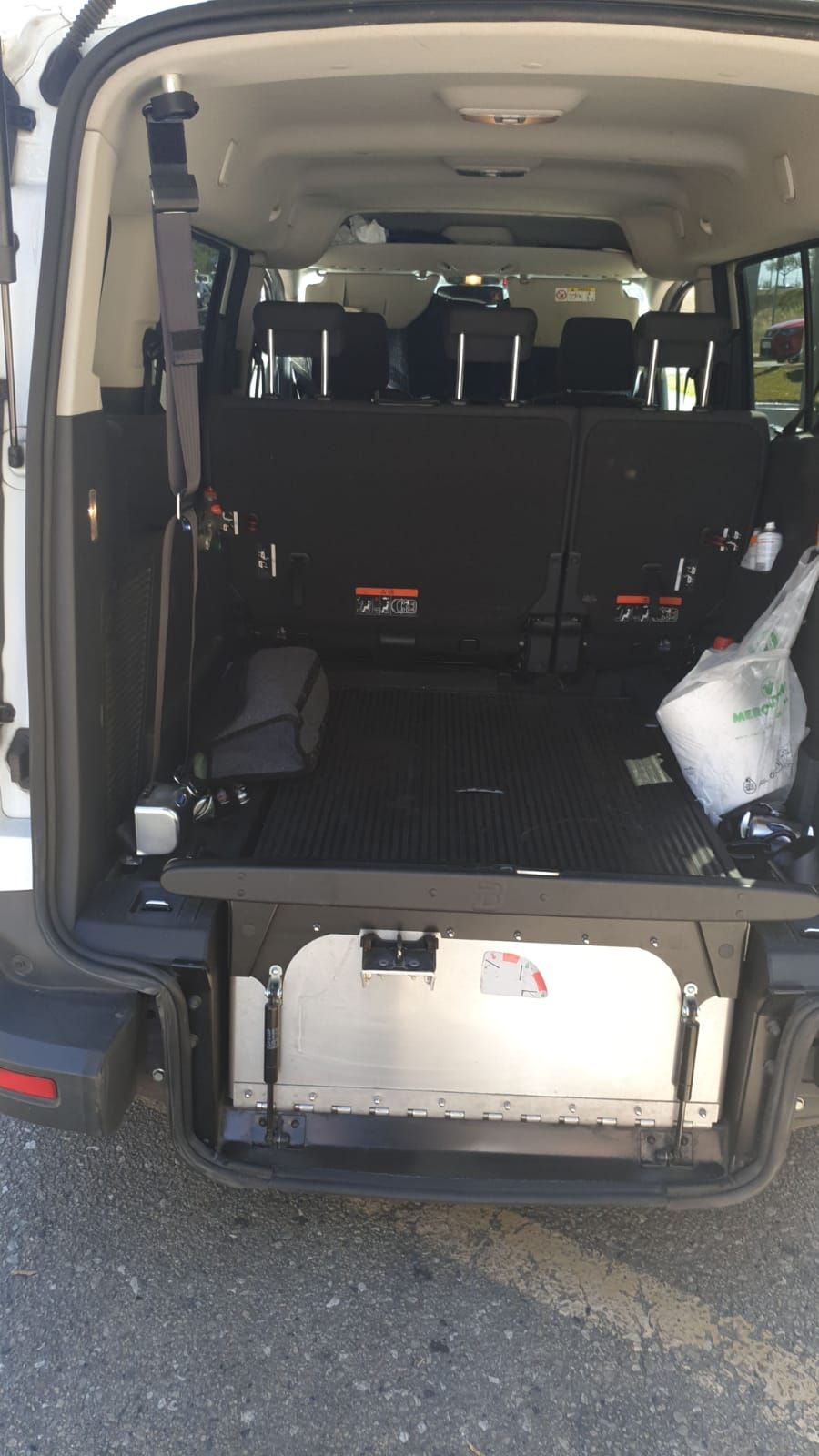 Vehículo adaptado: Servicios de Taxi Bormujos - Minusválidos - Vehículo adaptado: Servicios de Taxi Bormujos - Minusválidos -