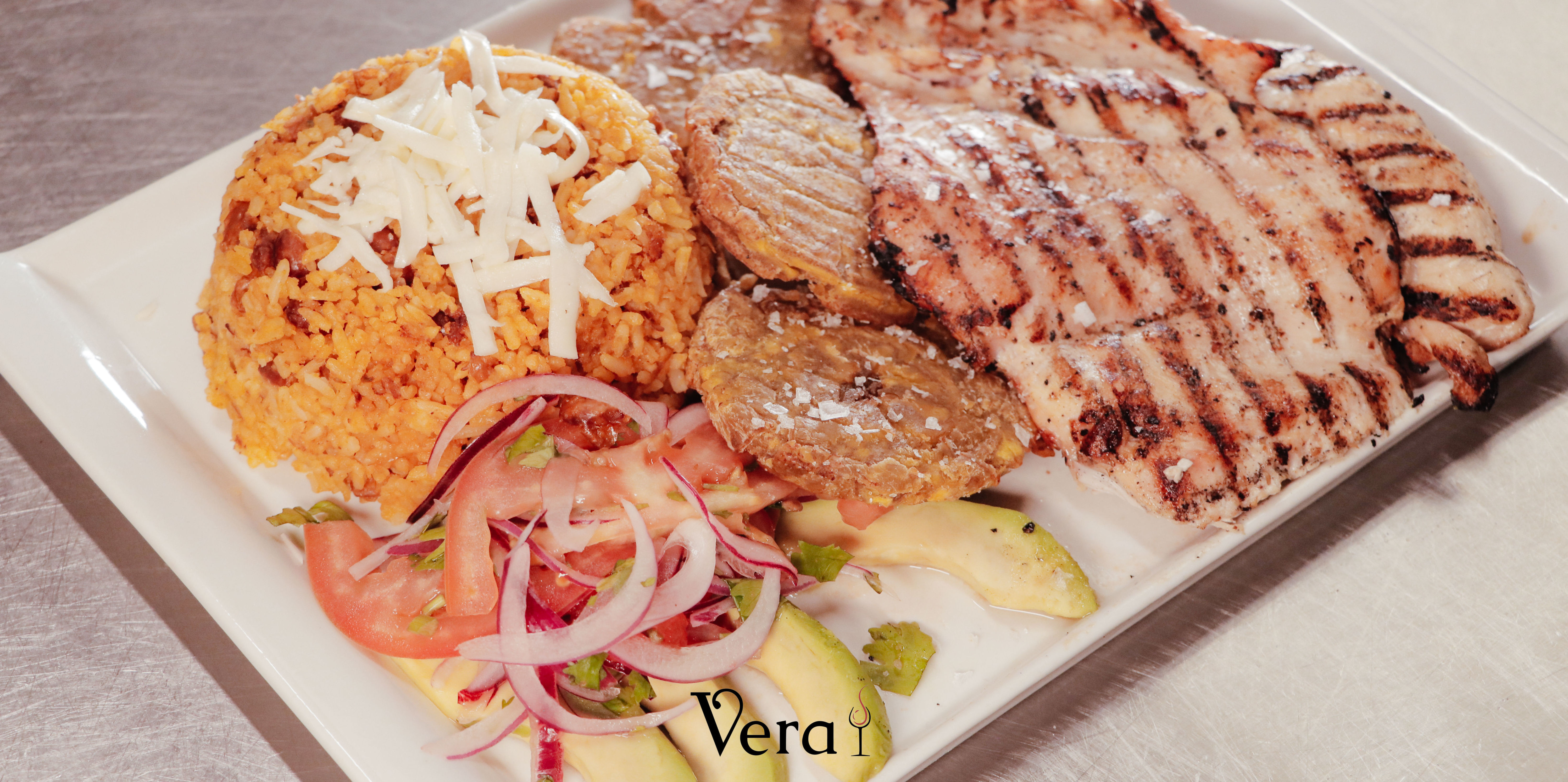ARROZ MORO CON PECHUGA A LA BRASA ARROZ MORO CON PECHUGA A LA BRASA