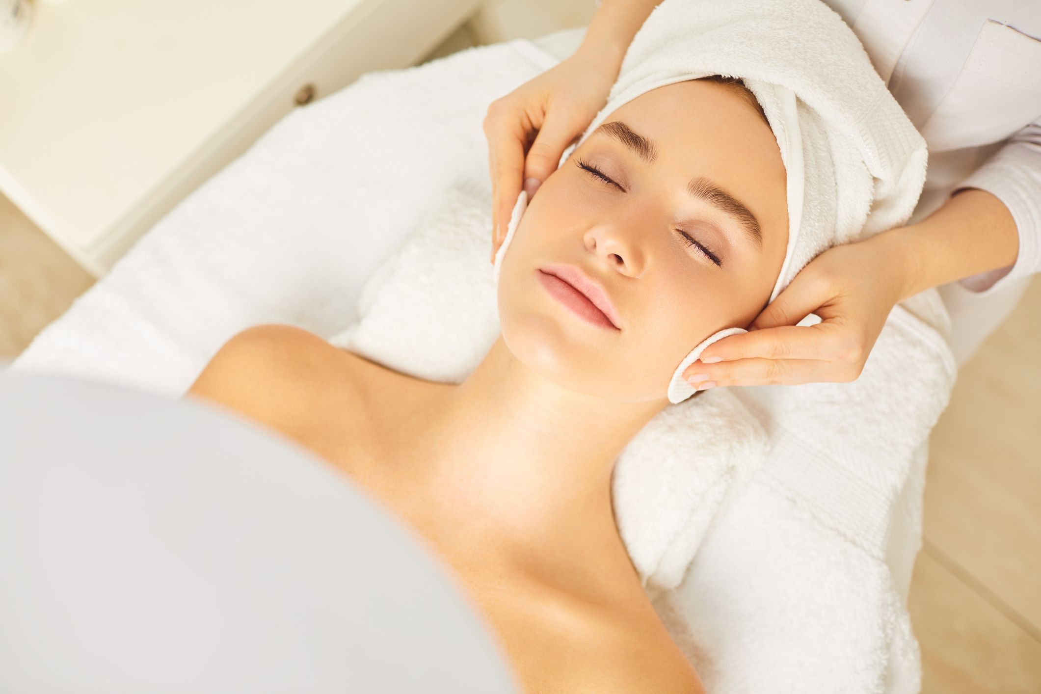 Hidratación y limpieza facial: Catálogo de Dra. Adriana Antesola Hidratación y limpieza facial: Catálogo de Dra. Adriana Antesola