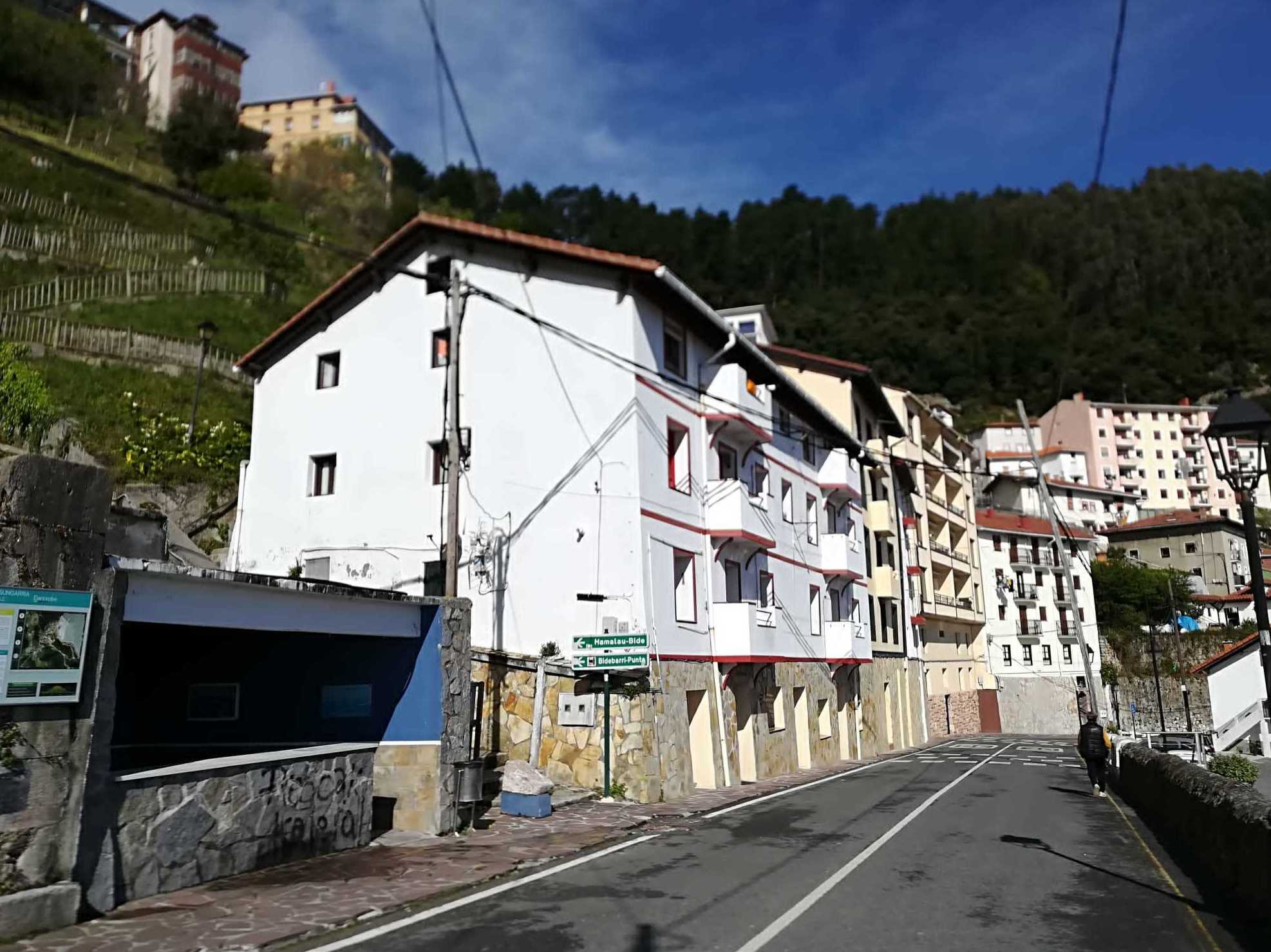 Piso en venta en Elantxobe, Portu Kalea, 18: Inmuebles de Inmobiliaria Lur Bermeo Piso en venta en Elantxobe, Portu Kalea, 18: Inmuebles de Inmobiliaria Lur Bermeo
