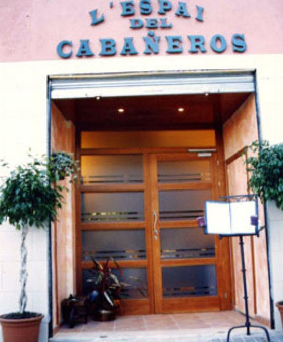 Entrada al restaurante Cabañeros