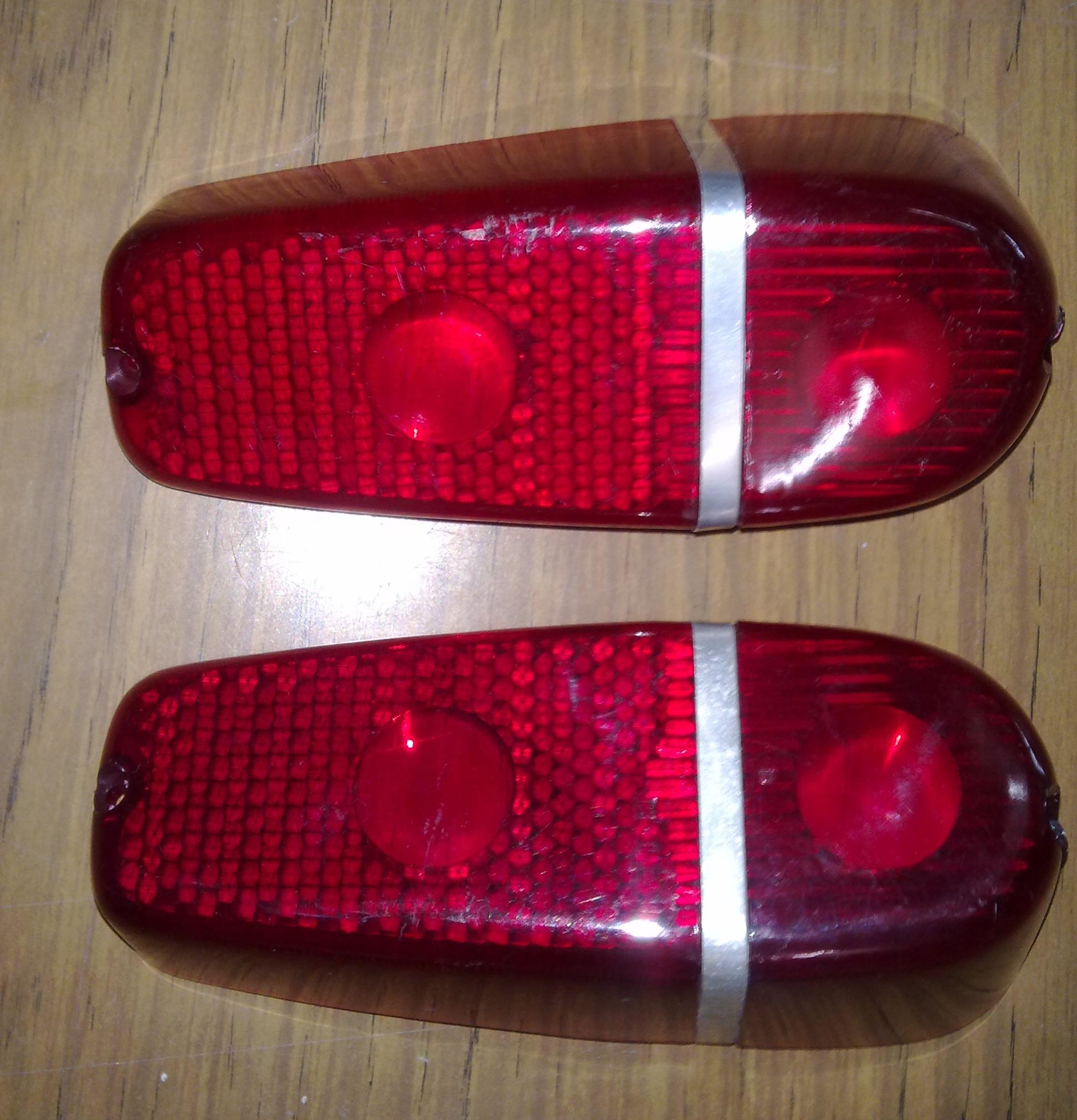 Plastico PilotoTrasero Seat 600N Plastico PilotoTrasero Seat 600N