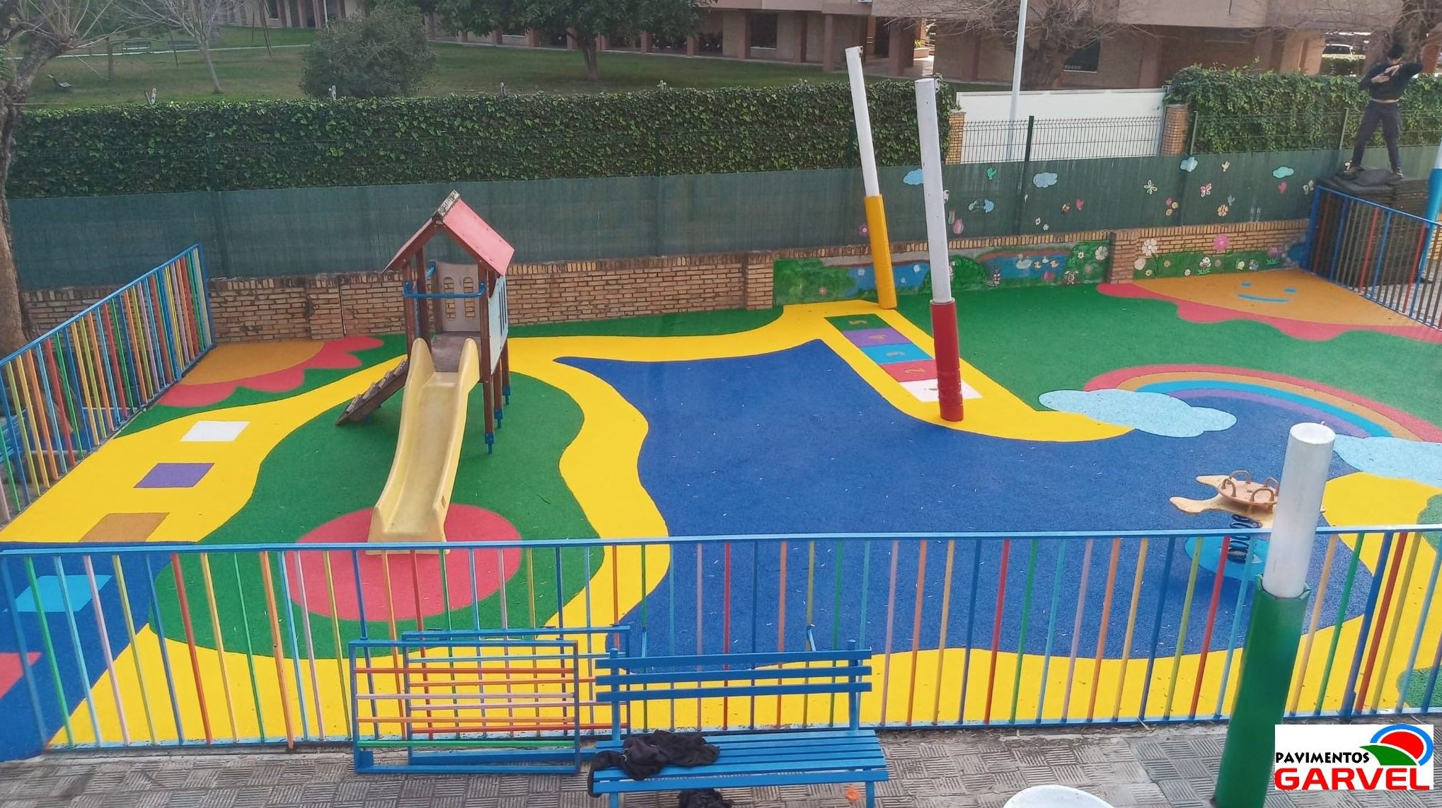 Foto 6 de Instalación de pavimentos de caucho para parques infantiles en Las Cabezas de San Juan | Pavimentos Garvel