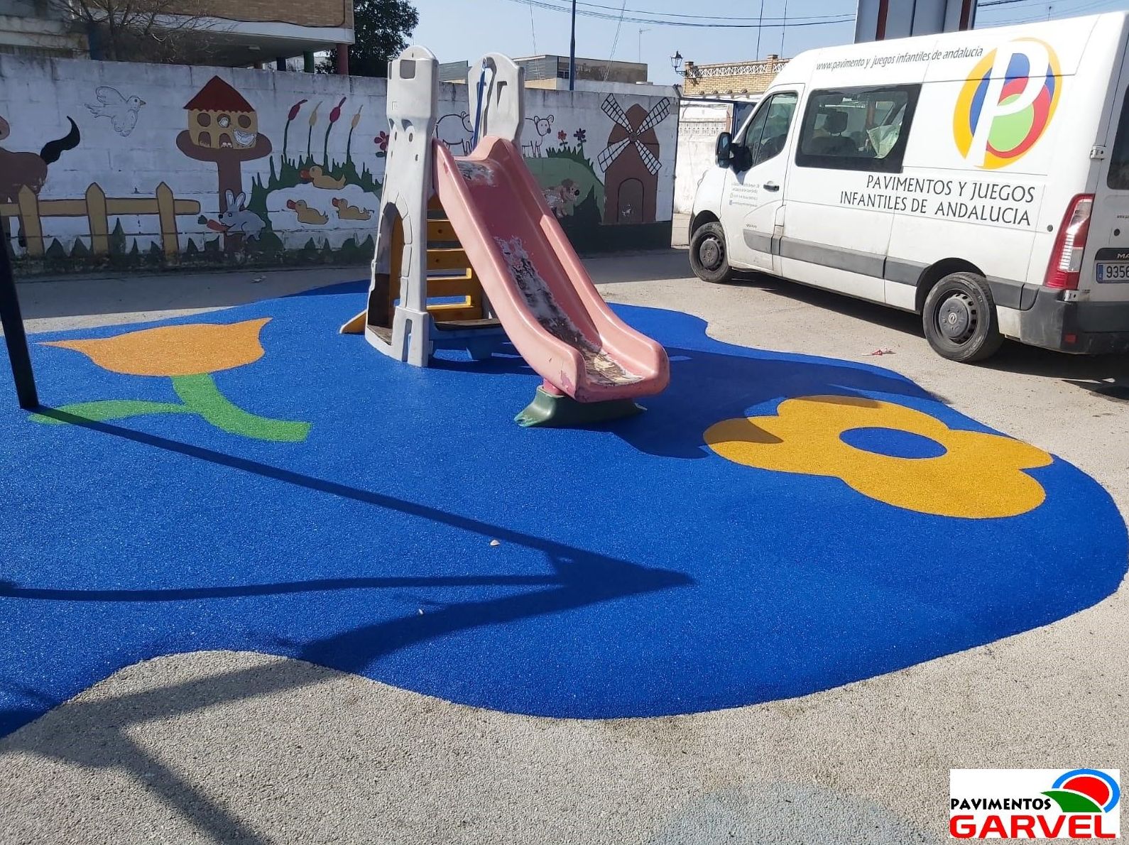 Foto 13 de Instalación de pavimentos de caucho para parques infantiles en Las Cabezas de San Juan | Pavimentos Garvel