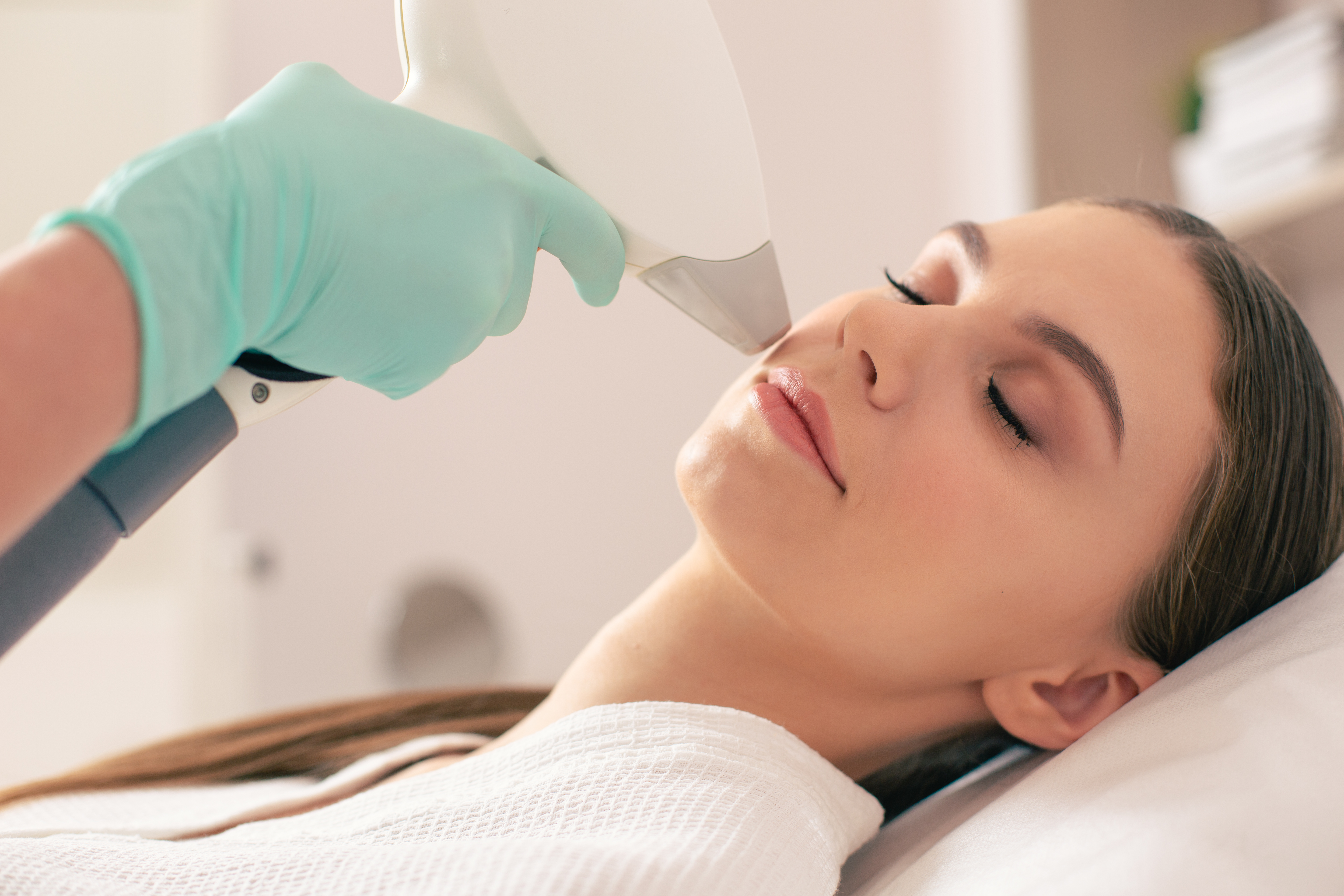 Depilación facial femenina: Depilación de Esthetic Láser Depilación facial femenina: Depilación de Esthetic Láser