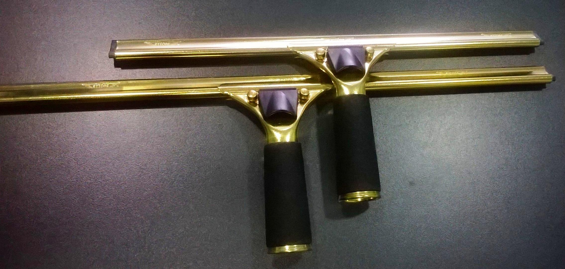 RAQUETA LIMPIACRISTALES PROFESIONAL ETTORE DORADA 35 CM : SERVICIOS Y PRODUCTOS de Neteges Louzado, S.L. RAQUETA LIMPIACRISTALES PROFESIONAL ETTORE DORADA 35 CM : SERVICIOS Y PRODUCTOS de Neteges Louzado, S.L.