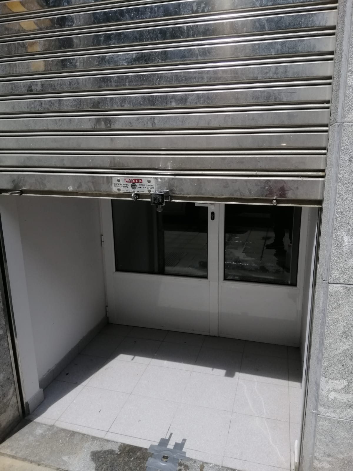 Cerraduras para persianas enrollables: Servicios de Puertas Y Armarios Zarautz Cerraduras para persianas enrollables: Servicios de Puertas Y Armarios Zarautz