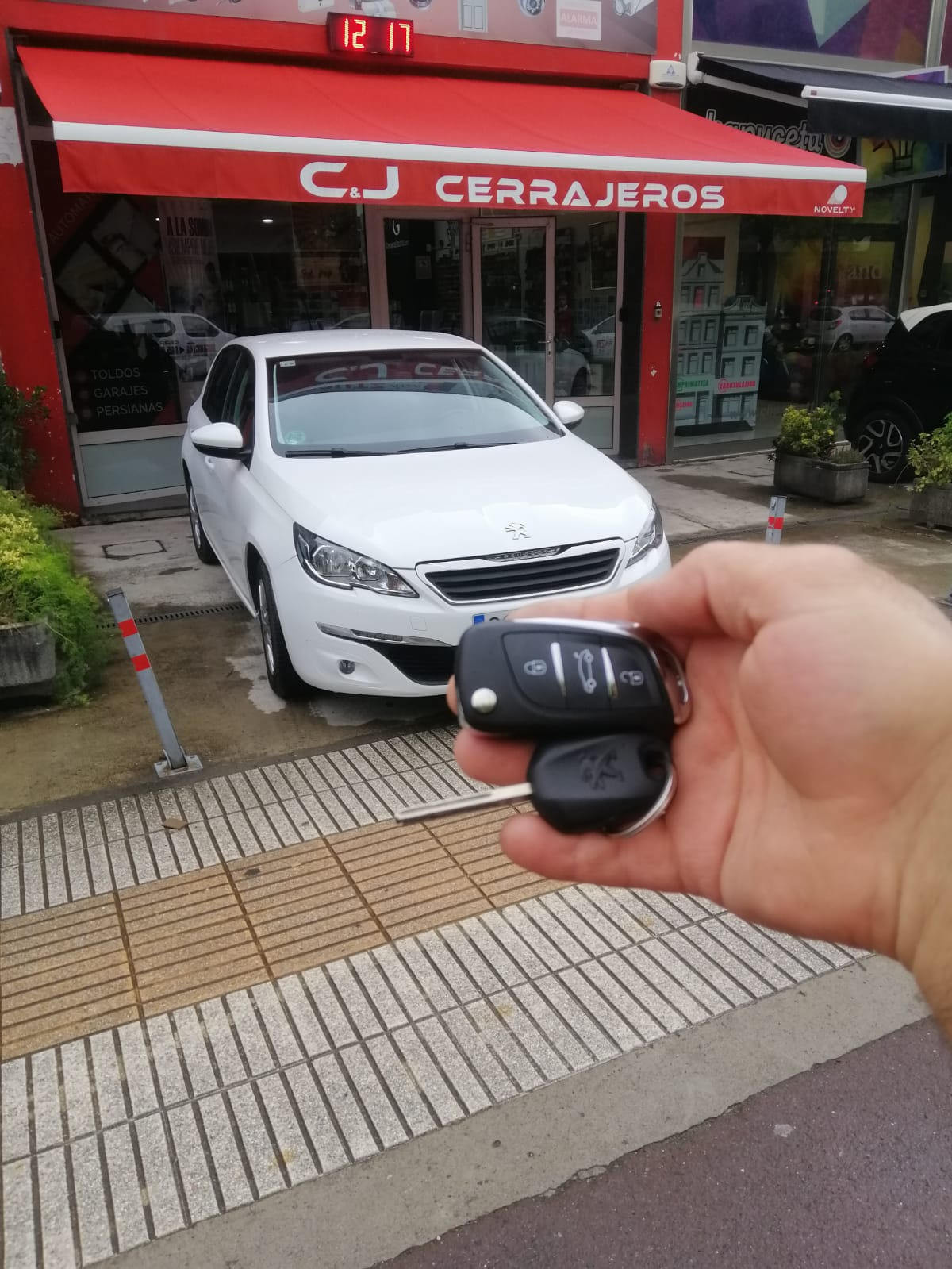 Programación de llave con mando de Peugeot 308 del 2016 Programación de llave con mando de Peugeot 308 del 2016