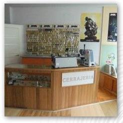 Cerrajería: Servicios de Puertas Y Armarios Zarautz Cerrajería: Servicios de Puertas Y Armarios Zarautz