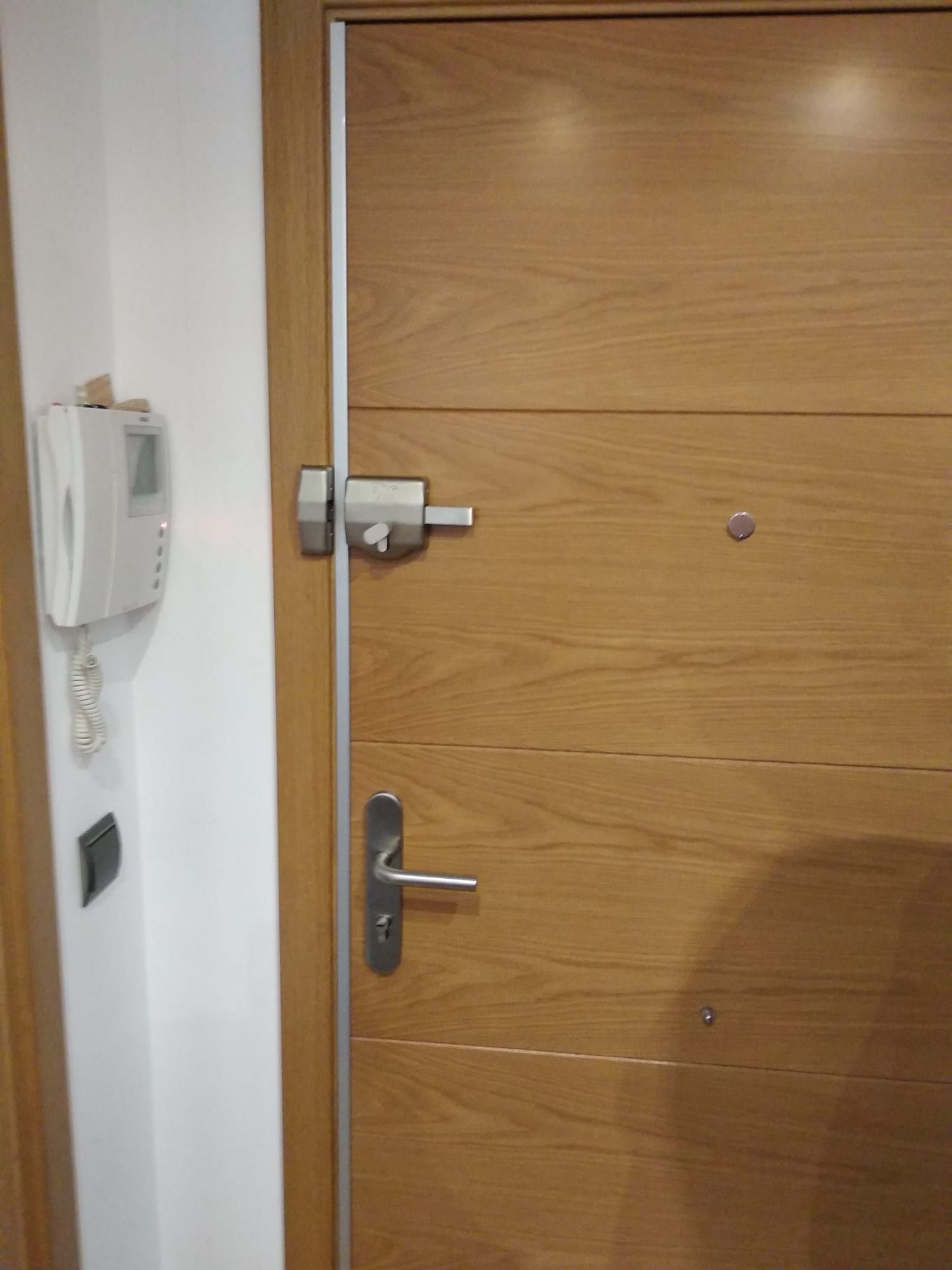 Cerrajería: Servicios de Puertas Y Armarios Zarautz Cerrajería: Servicios de Puertas Y Armarios Zarautz