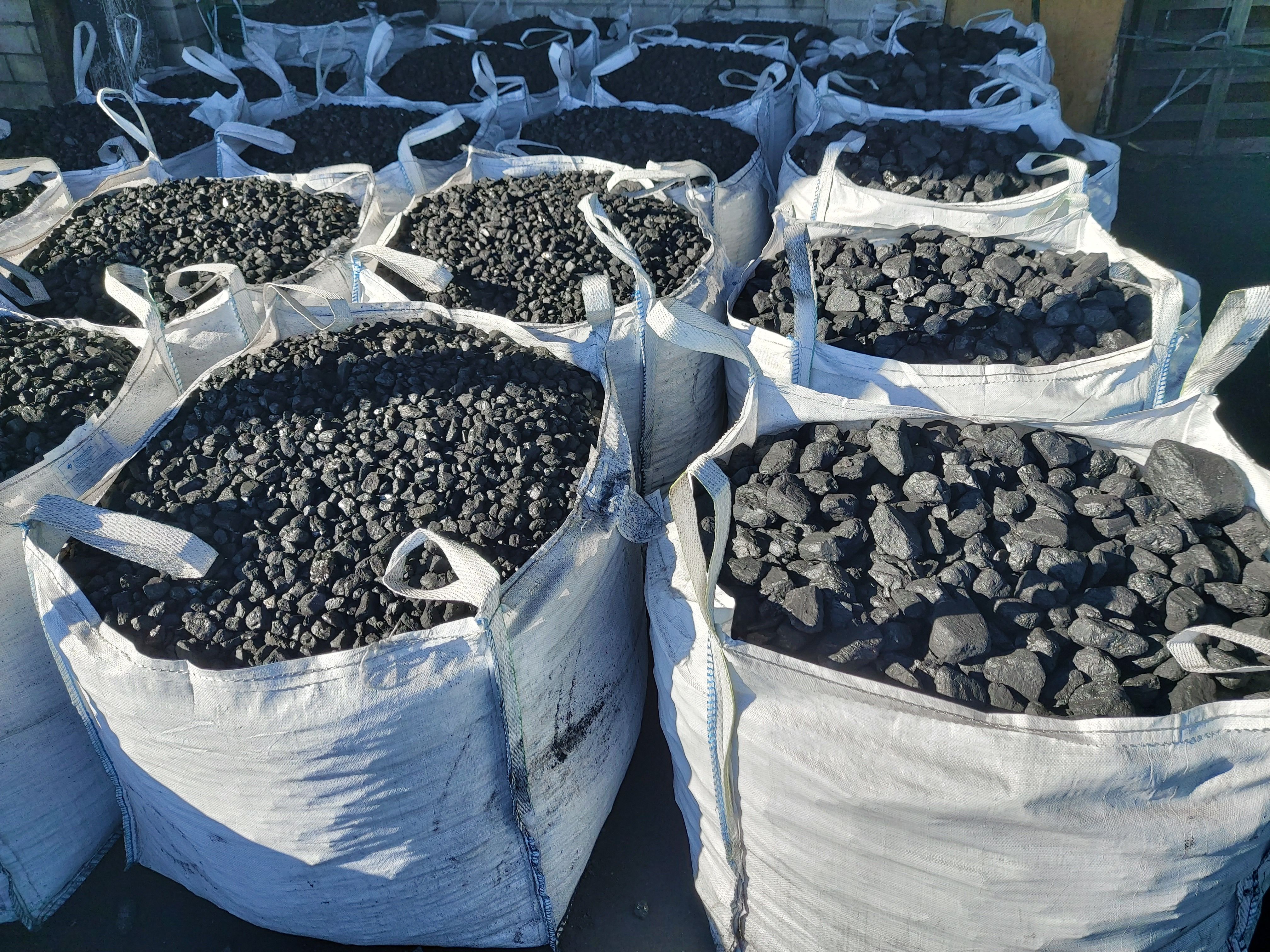 Carbón mineral y leña (encina y roble): Servicios de Silvano S.A. - (Carbones y Transportes) Carbón mineral y leña (encina y roble): Servicios de Silvano S.A. - (Carbones y Transportes)