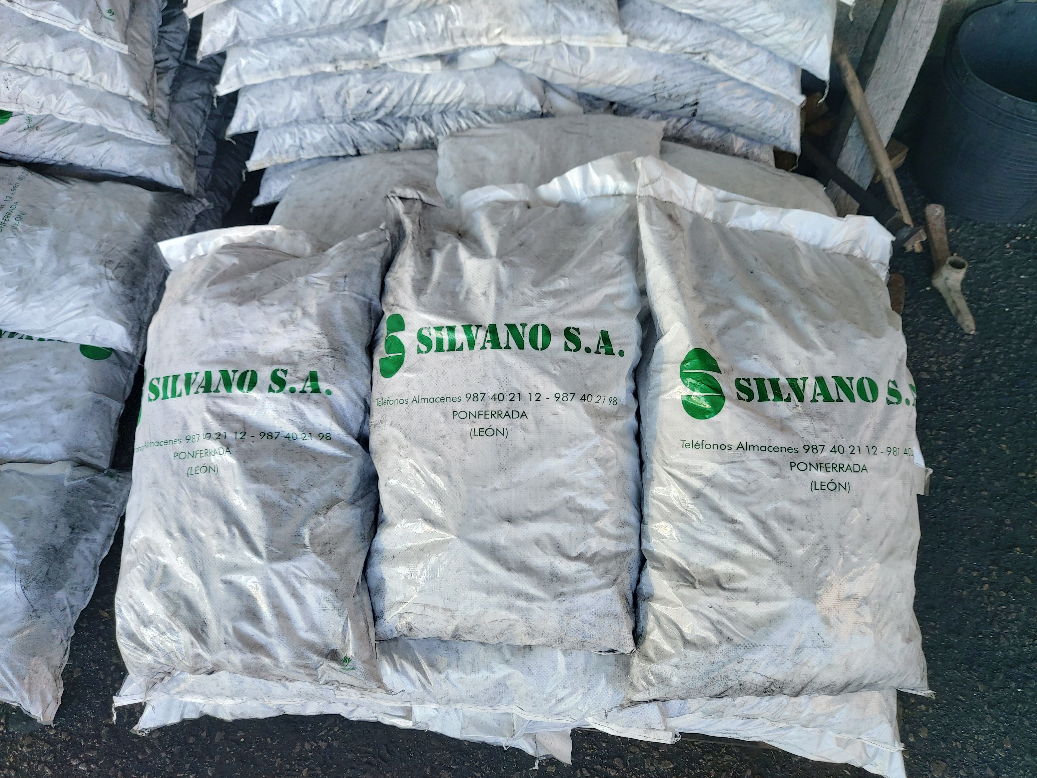 Venta de carbón: Servicios de Silvano S.A. - (Carbones y Transportes) Venta de carbón: Servicios de Silvano S.A. - (Carbones y Transportes)