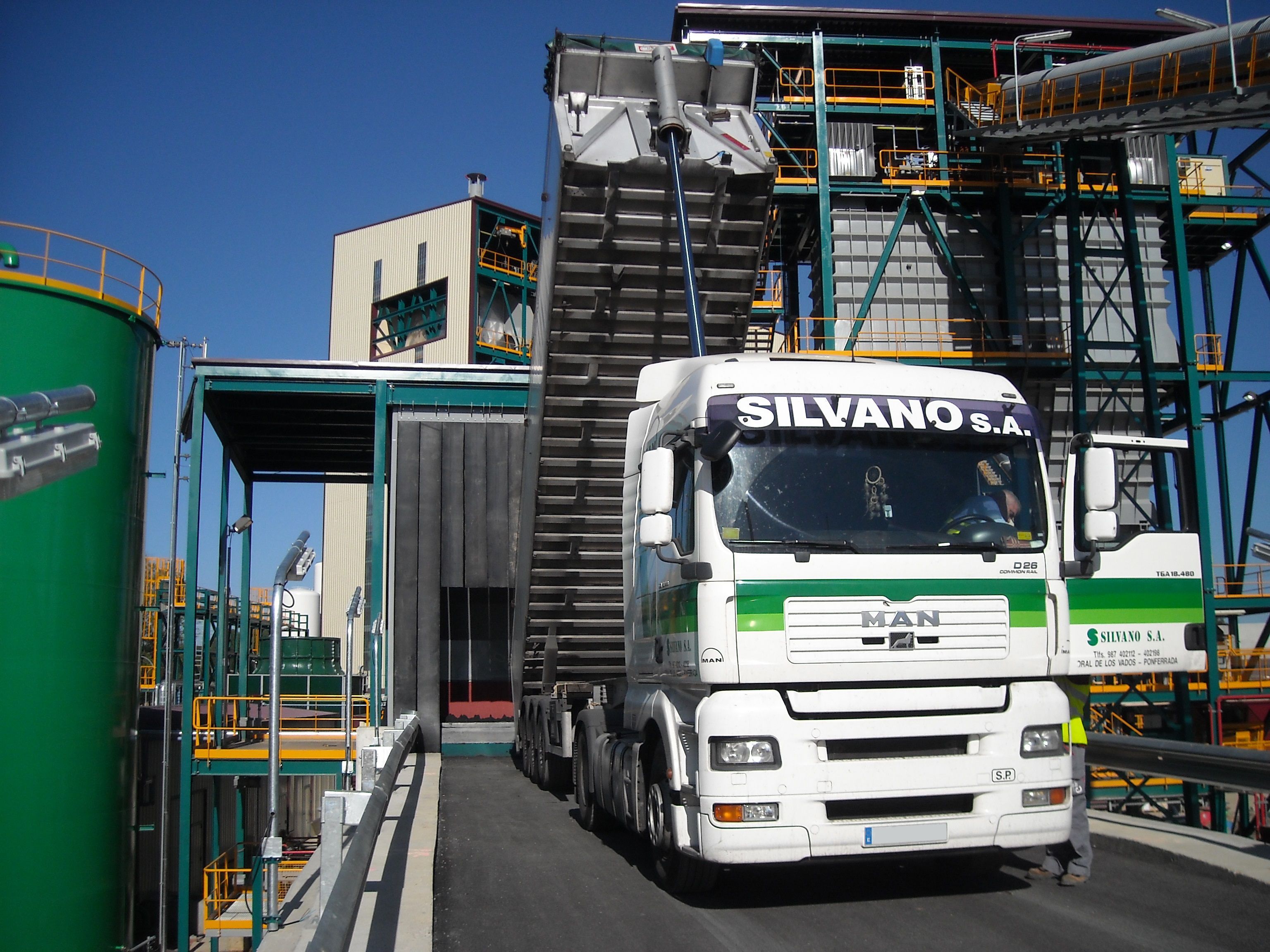 Transportes en camiones basculantes: Servicios de Silvano S.A. - (Carbones y Transportes) Transportes en camiones basculantes: Servicios de Silvano S.A. - (Carbones y Transportes)