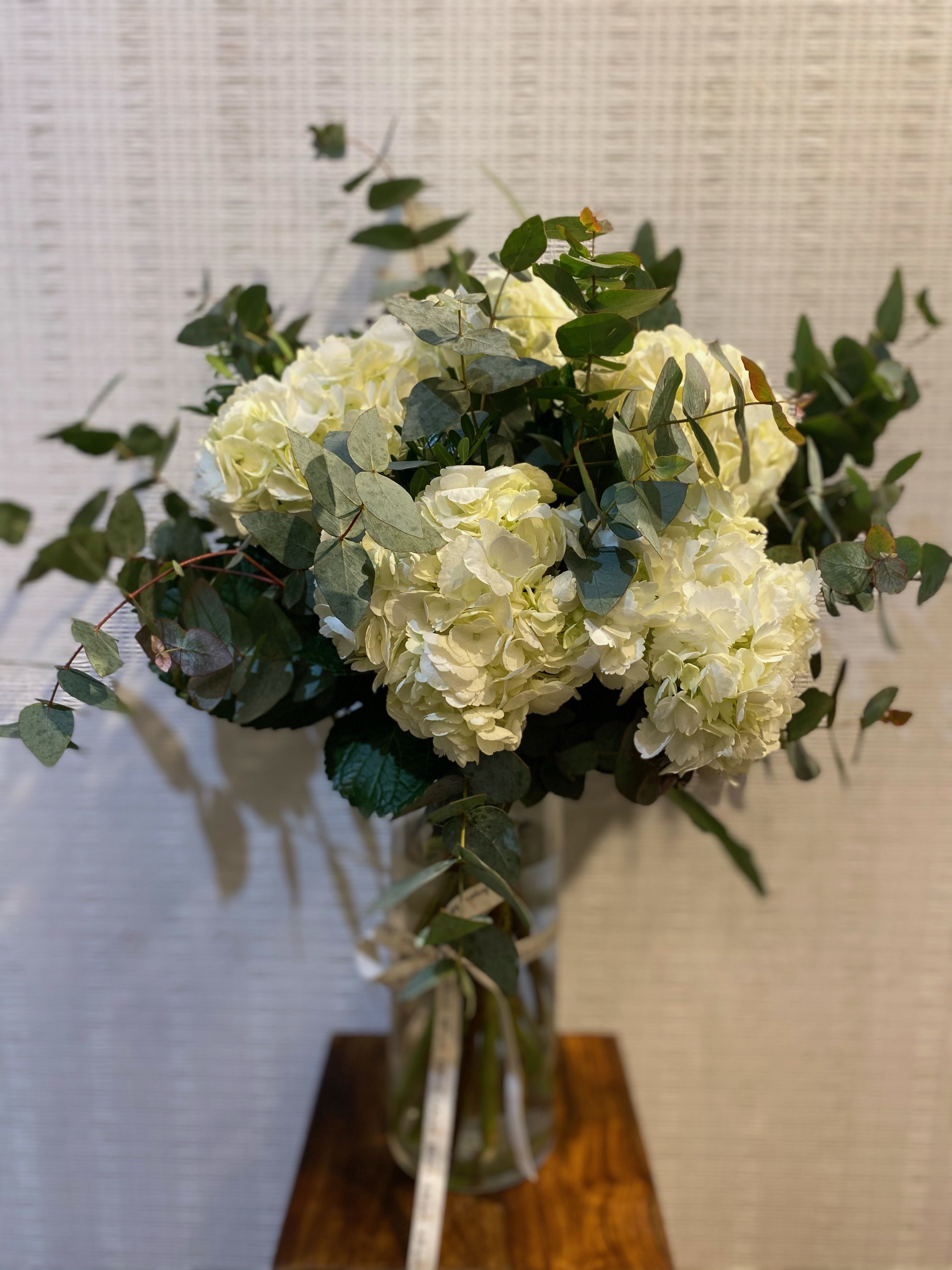 Ramo de Hortensias Blancas: Flores y Plantas de La Floriqueta