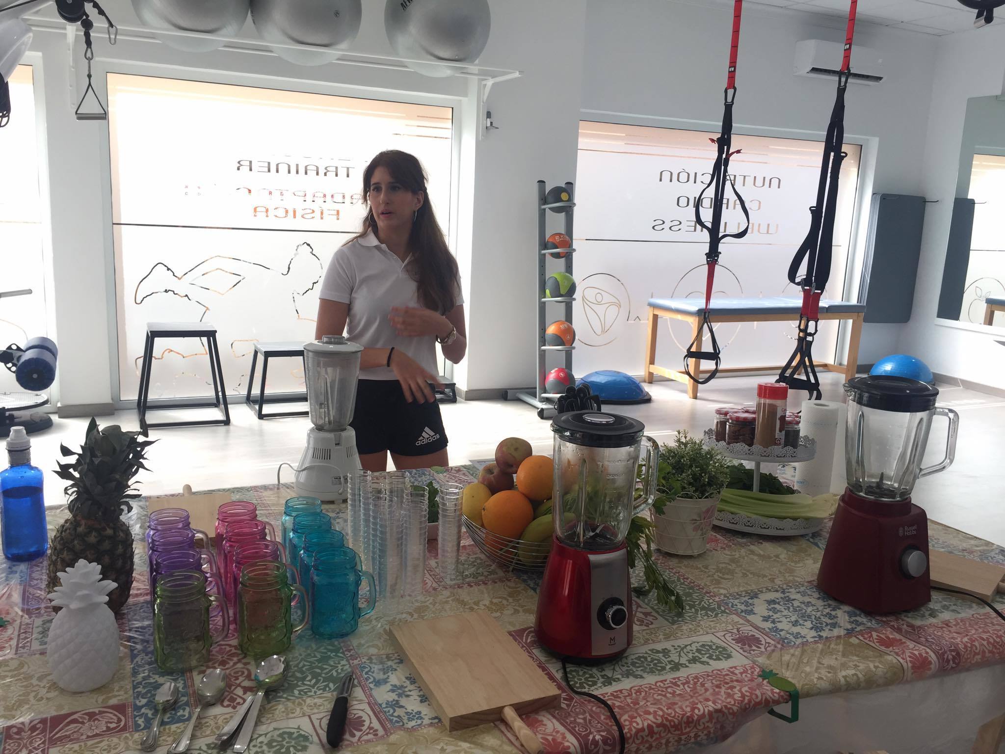 Taller de Zumos Naturales: Servicios y Talleres de Melody García Nutrición Taller de Zumos Naturales: Servicios y Talleres de Melody García Nutrición