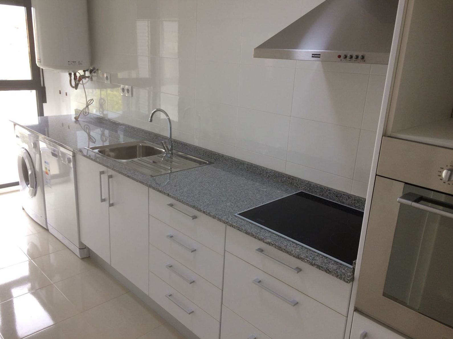 Piso en Avda. Gaspar Aguilar, 15: Inmuebles de Cassana Inmobiliaria Piso en Avda. Gaspar Aguilar, 15: Inmuebles de Cassana Inmobiliaria