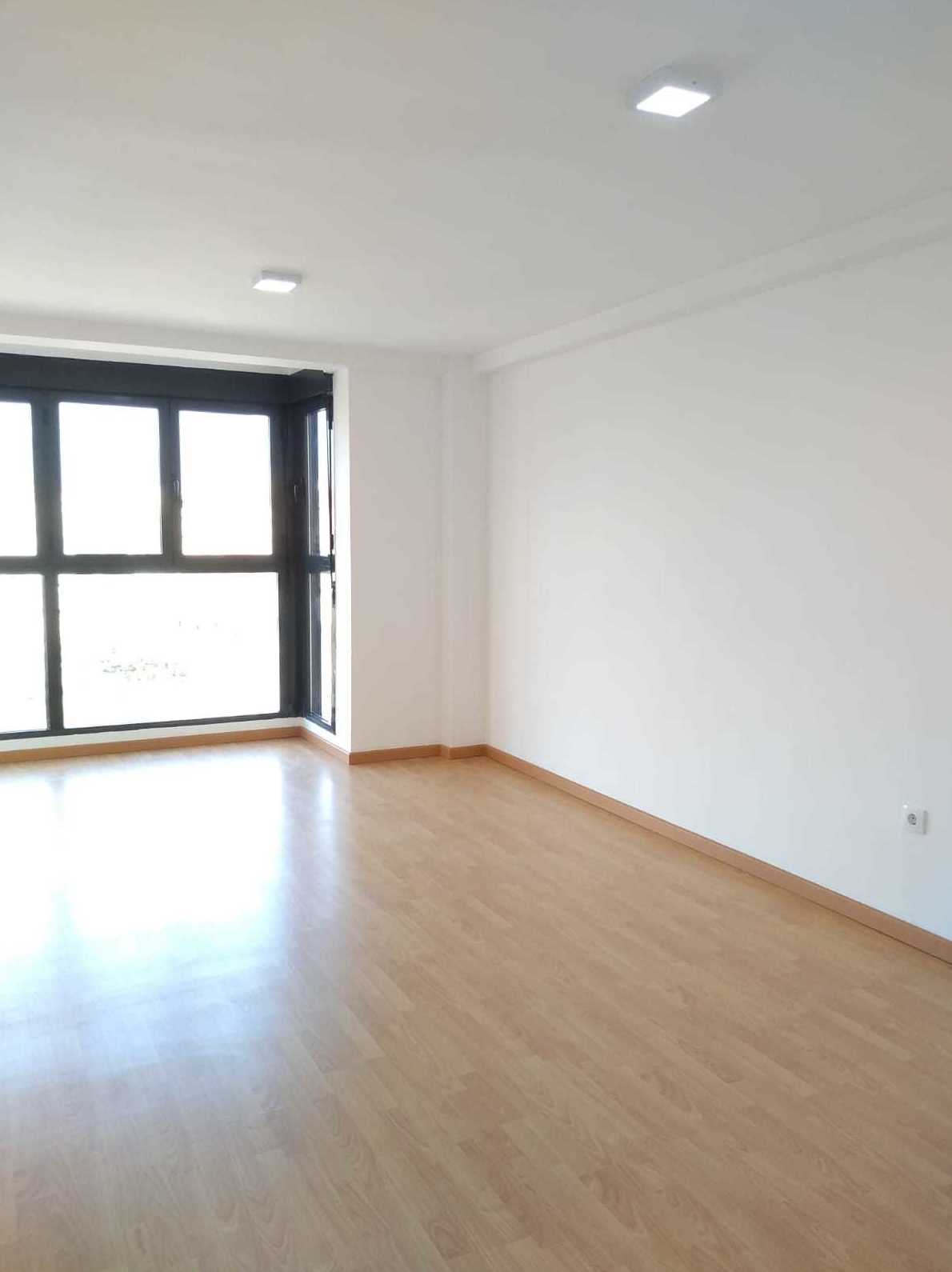 Piso en Avda. Gaspar Aguilar, 15: Inmuebles de Cassana Inmobiliaria Piso en Avda. Gaspar Aguilar, 15: Inmuebles de Cassana Inmobiliaria