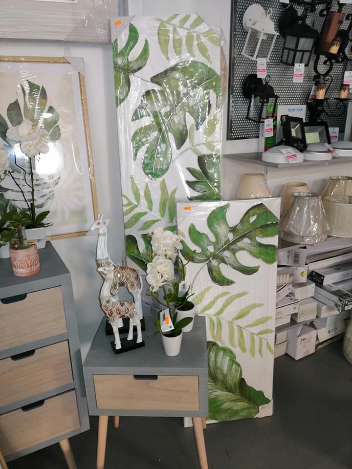 Venta de muebles auxiliares: Servicios de Lámparas Vilaser: 655 852 317 Venta de muebles auxiliares: Servicios de Lámparas Vilaser: 655 852 317