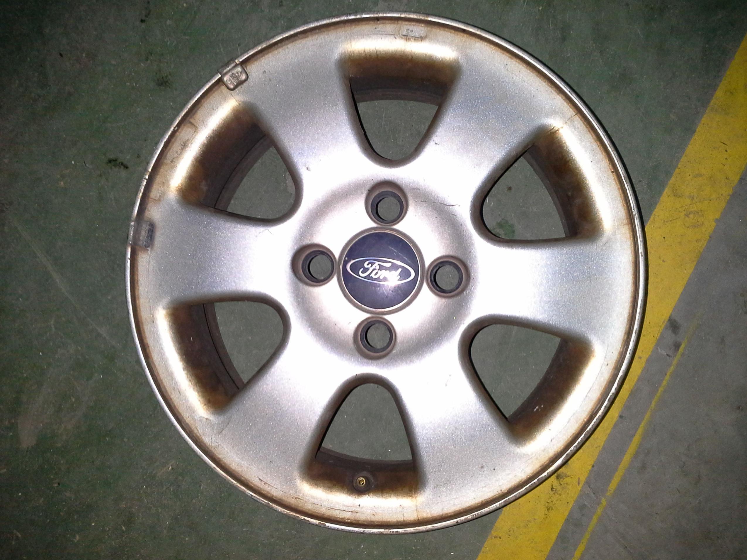 Llantas de aluminio de Ford en R-15 en desguaces Clemente de Albacete Llantas de aluminio de Ford en R-15 en desguaces Clemente de Albacete