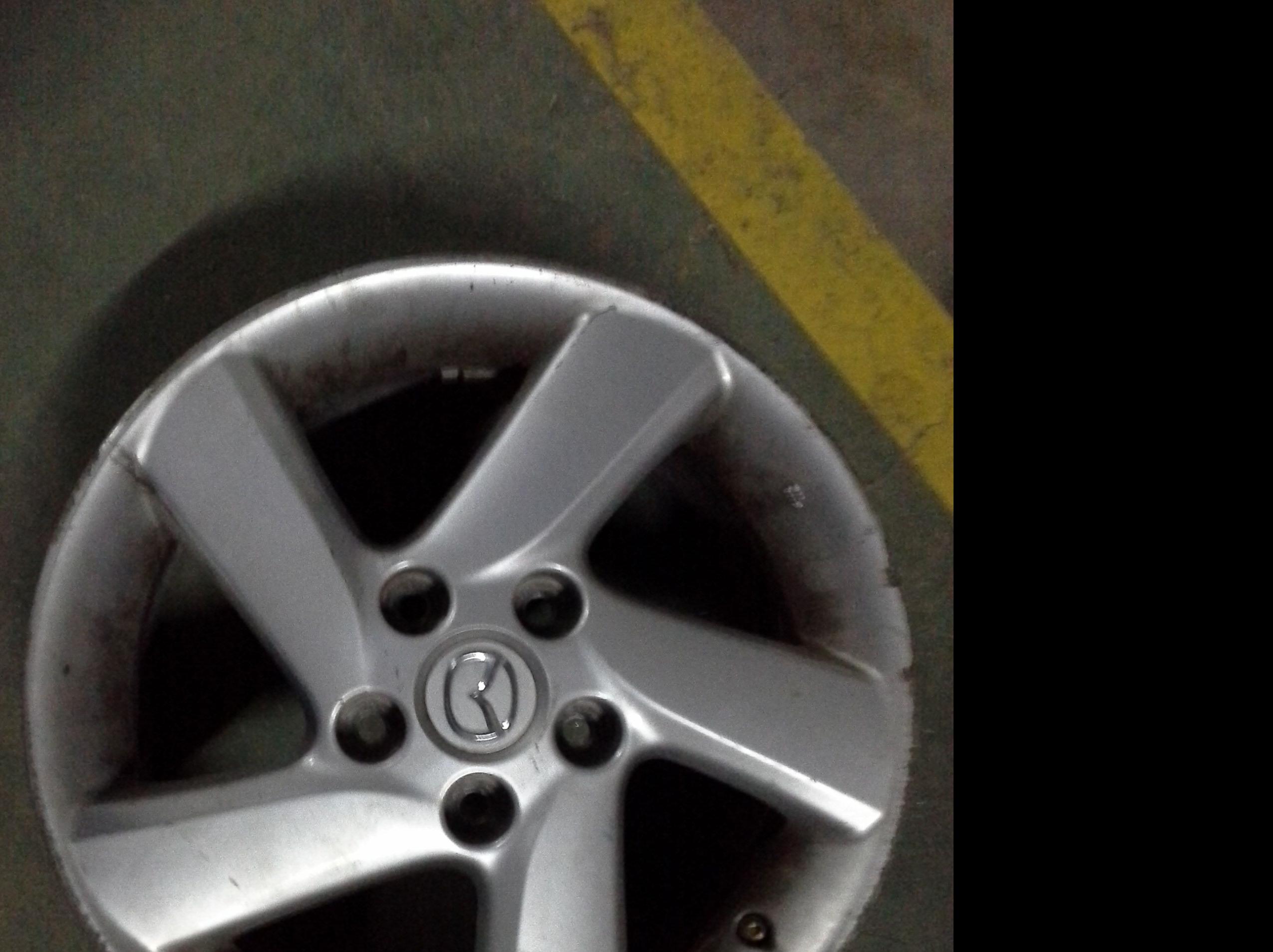 Juego de llantas de aluminio de Mazda en R-16 de 5 tornillos en Desguacex Clemente de Albacete Juego de llantas de aluminio de Mazda en R-16 de 5 tornillos en Desguacex Clemente de Albacete