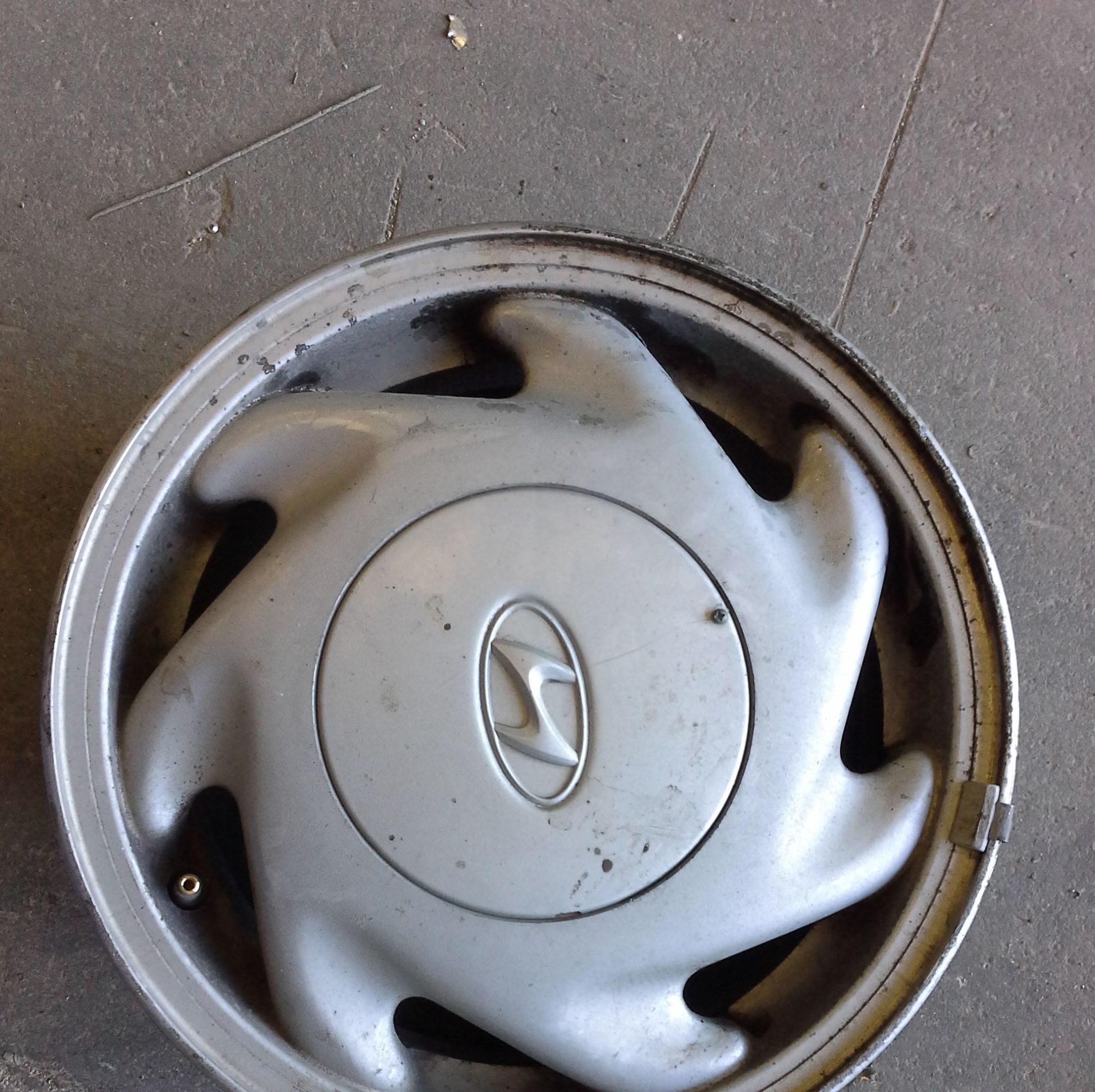 Llantas de aluminio de hyundai en R 14 en Albacete en desguaces clemente Llantas de aluminio de hyundai en R 14 en Albacete en desguaces clemente