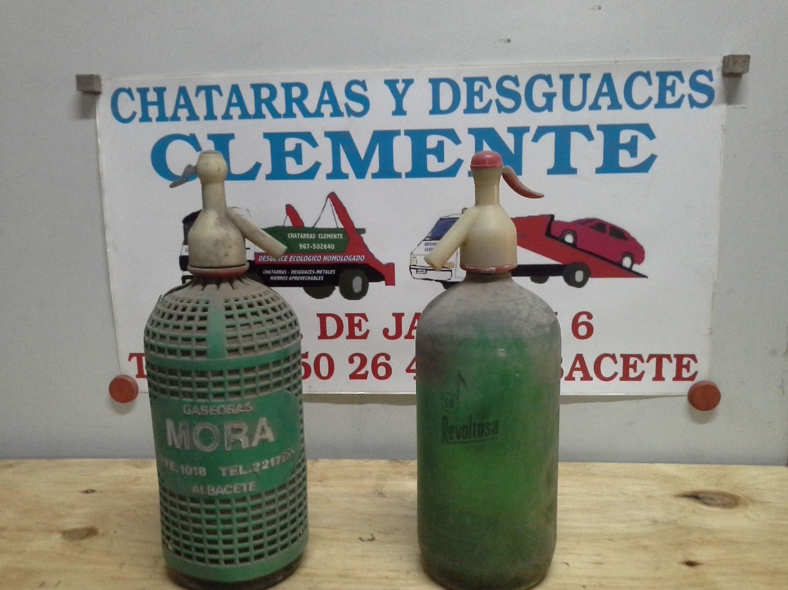 botellas de sifon antiguas en chatarras clemente de Albacete botellas de sifon antiguas en chatarras clemente de Albacete