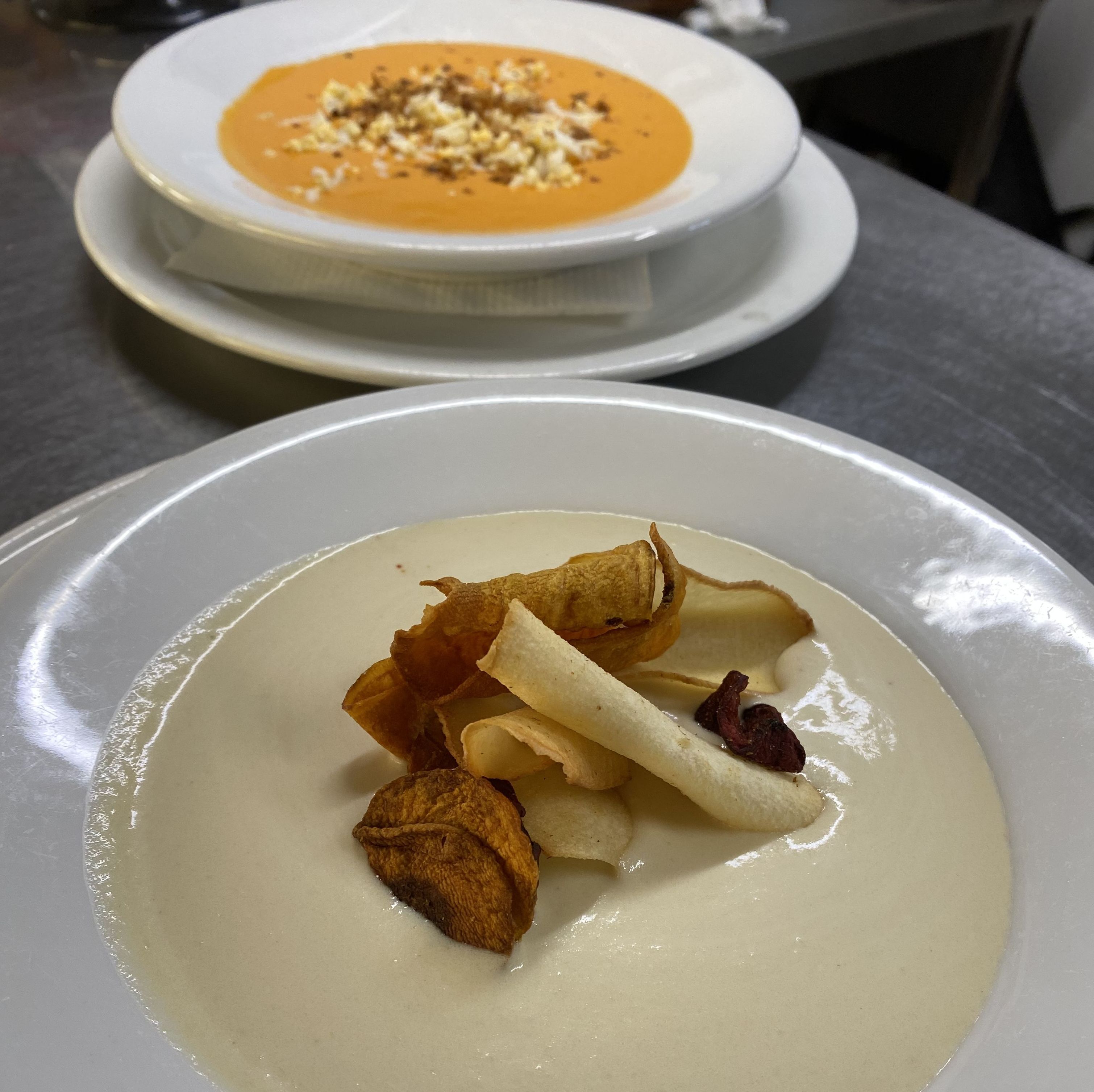 Vichyssoise y salmorejo Vichyssoise y salmorejo