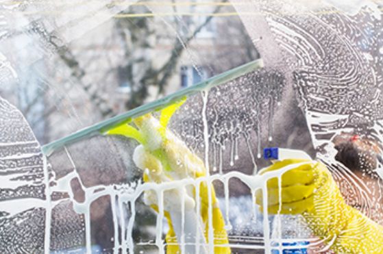 Limpieza de cristales: Servicios de Limpiezas Izgur Limpieza de cristales: Servicios de Limpiezas Izgur