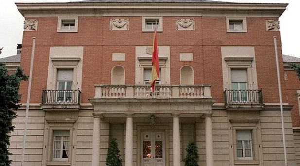 Realizamos el mantenimiento a comunidades y entidades públicas. Realizamos el mantenimiento a comunidades y entidades públicas.