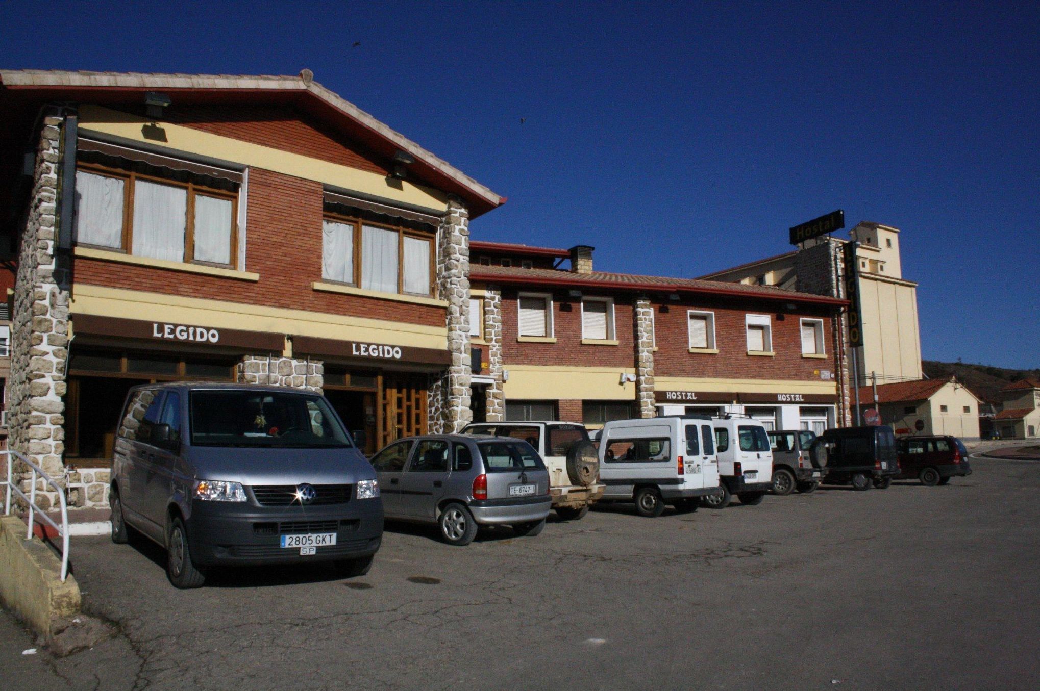 Aparcamiento privado: Hostal restaurante de Hostal Legido Aparcamiento privado: Hostal restaurante de Hostal Legido