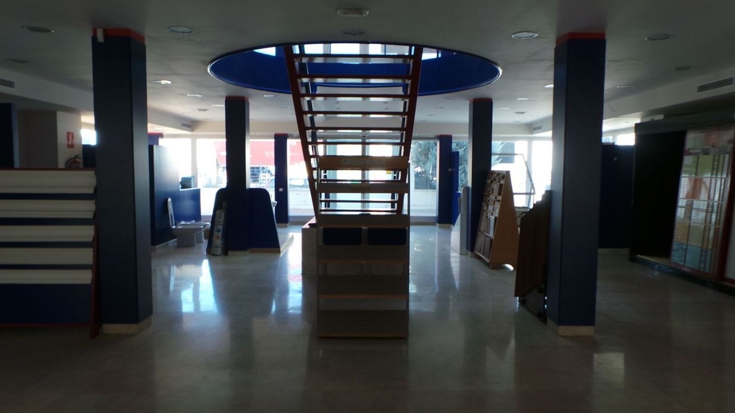 Edificio de uso mixto en venta Puerta de Abajo, Alpedrete: Inmuebles de Copun Inmobiliaria Edificio de uso mixto en venta Puerta de Abajo, Alpedrete: Inmuebles de Copun Inmobiliaria