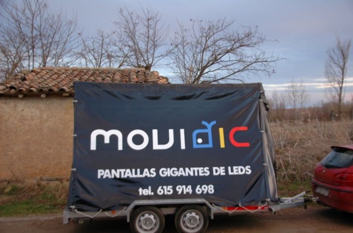 Pantalla sobre remolque: Productos y servicios de Pantallas Movidic Pantalla sobre remolque: Productos y servicios de Pantallas Movidic