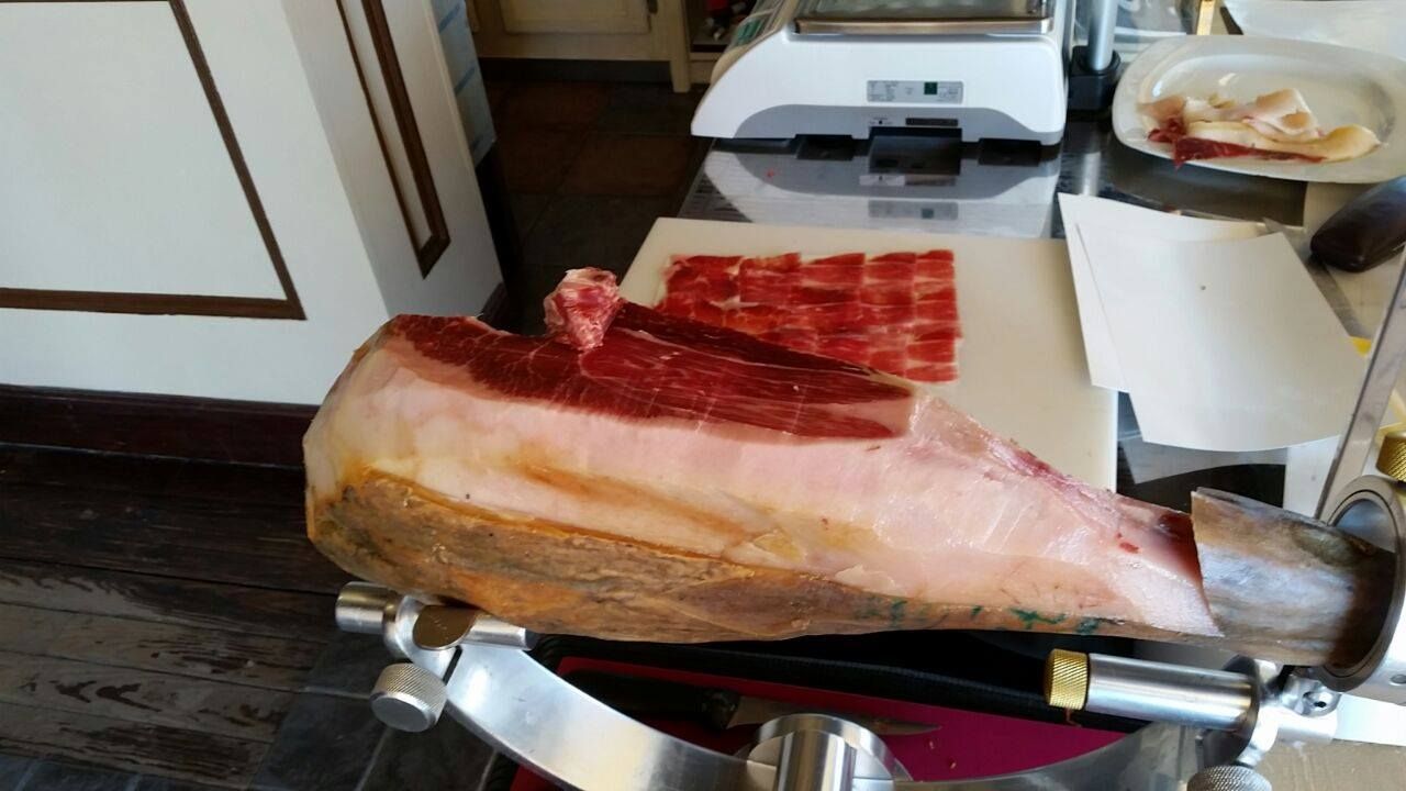 Raciones ibéricas: Nuestra carta de Taberna El Rinconcito Raciones ibéricas: Nuestra carta de Taberna El Rinconcito