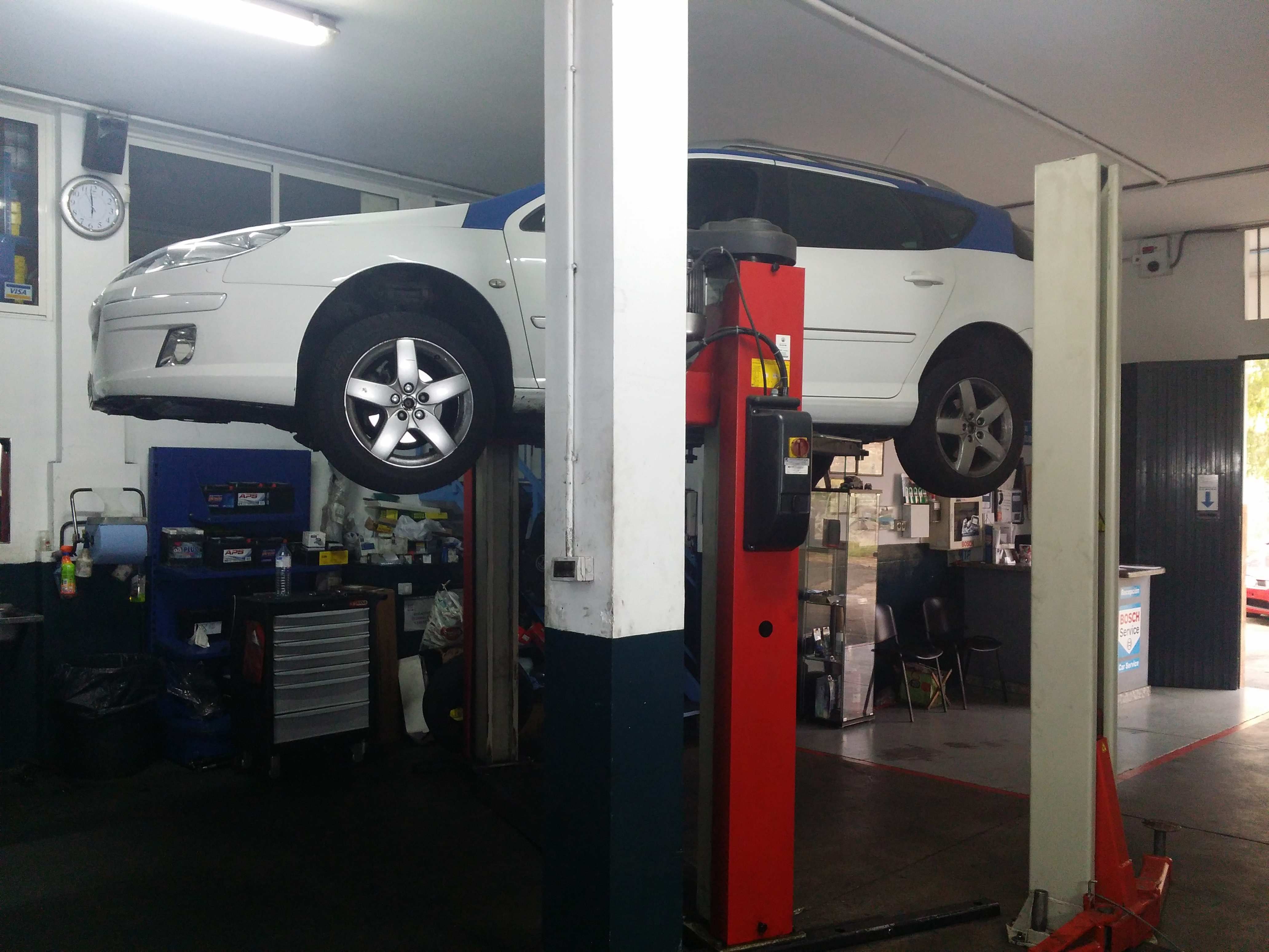Reparación y mantenimiento de vehículos Arona